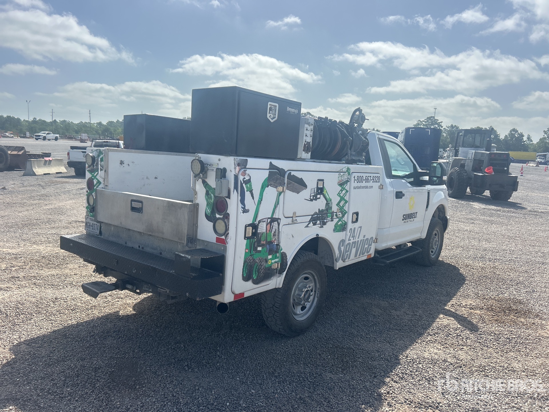 General Appearance with Picture, Right Rear Corner