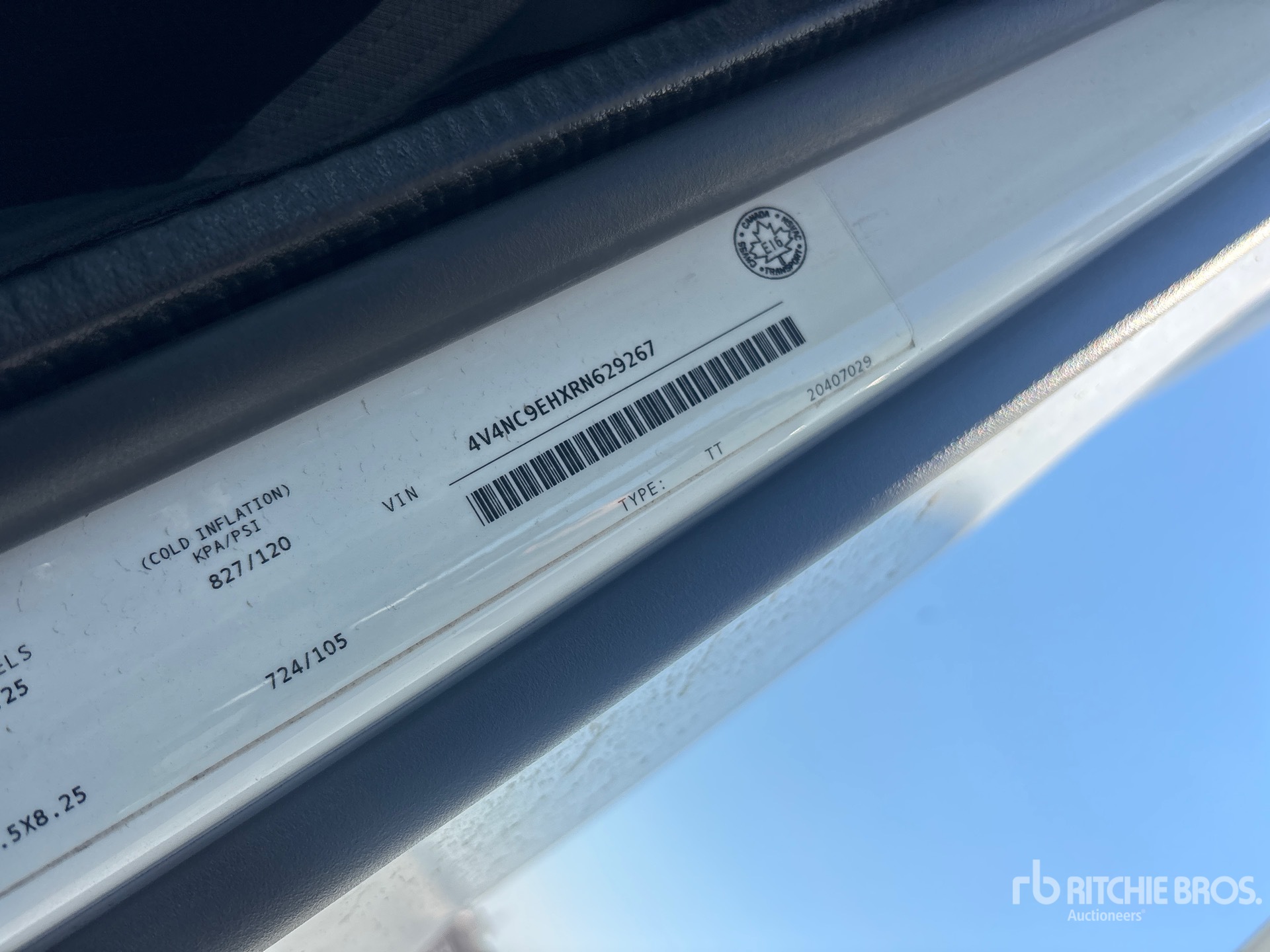 2024 Volvo VNL