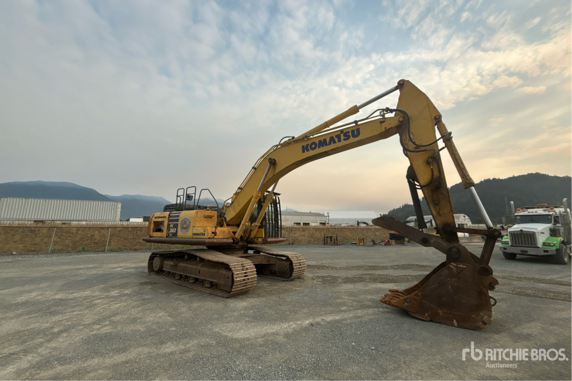 2012 Komatsu PC360LC-10