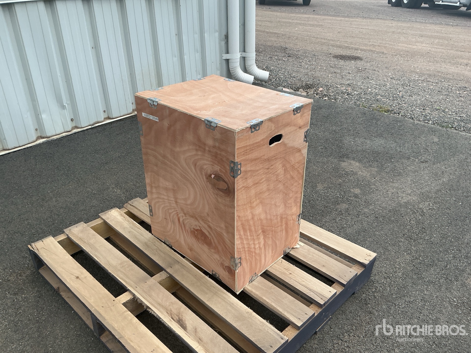 General Appearance with Picture, Right Rear Corner
