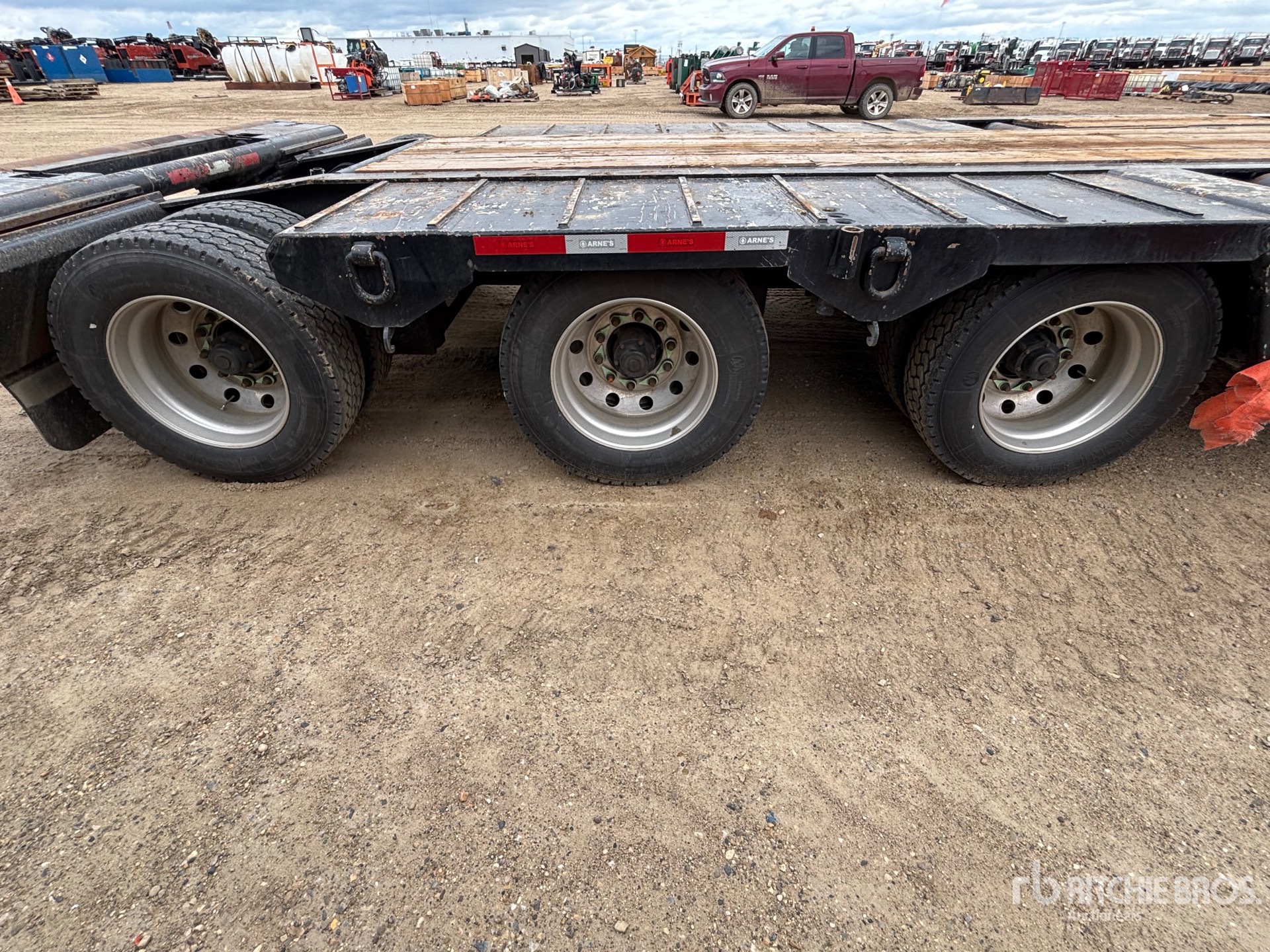 2025 Arnes 50 ton 53 ft Tri/A