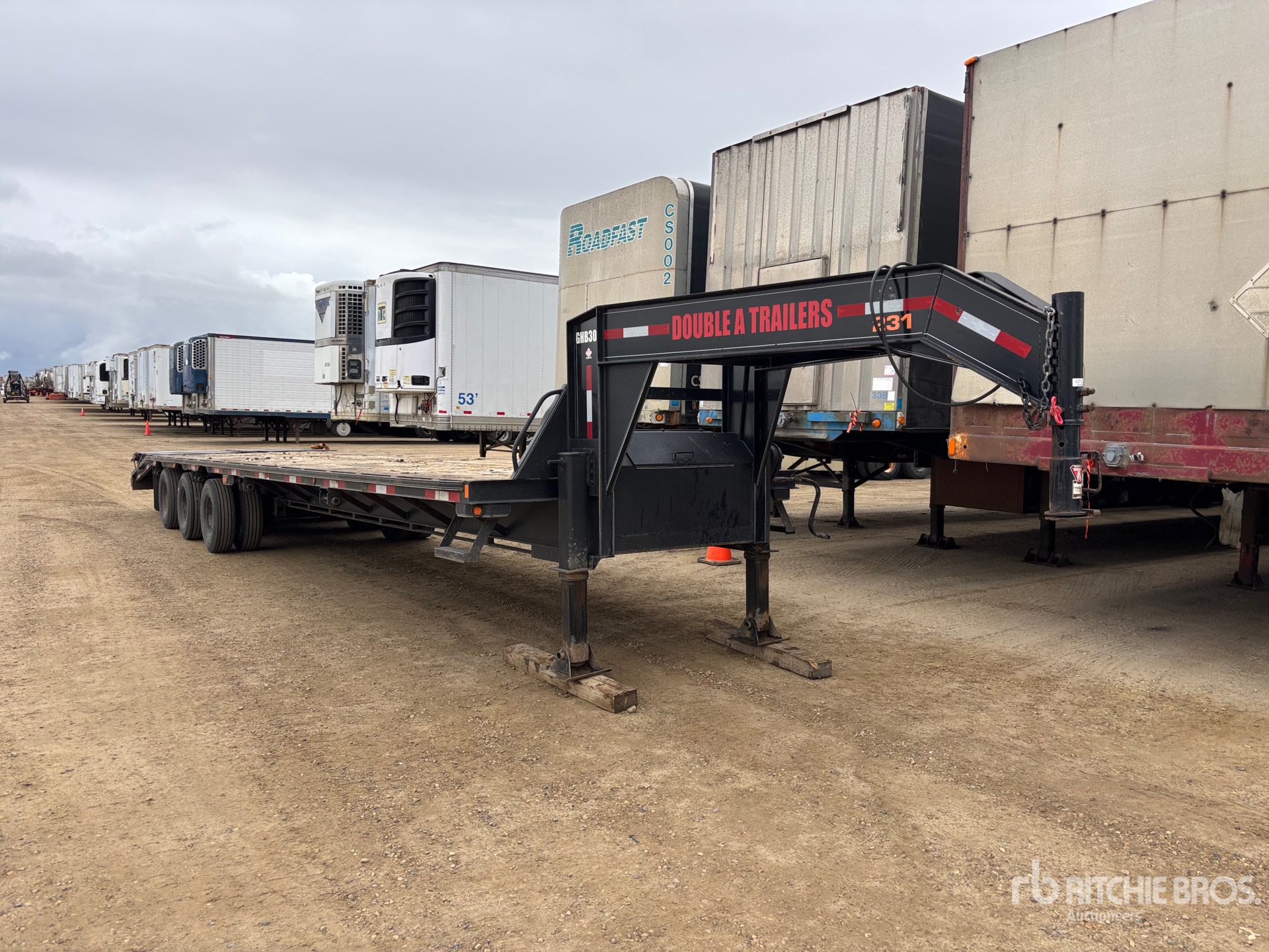 2018 Double A 36 ft Tri/A Gooseneck