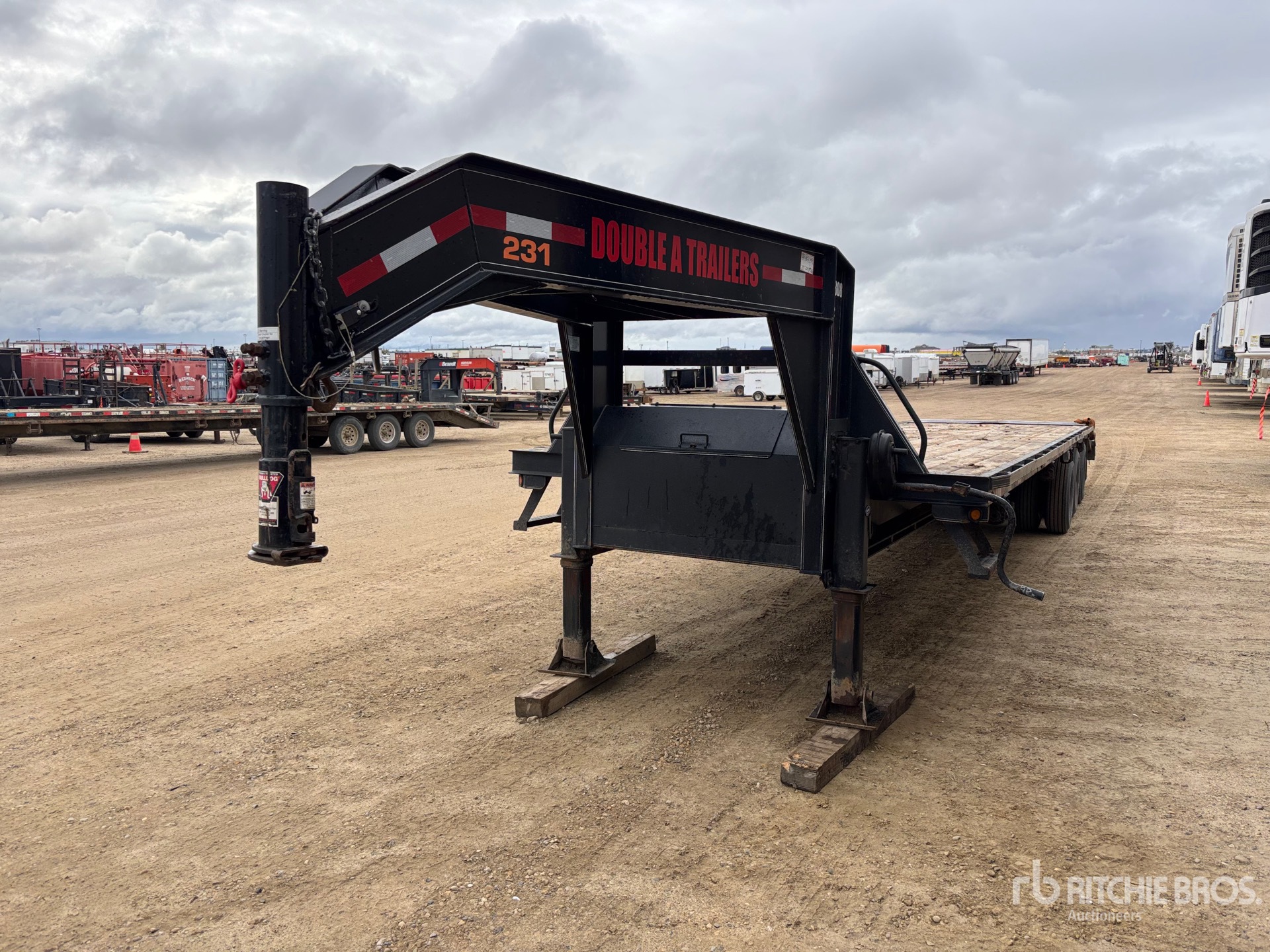 2018 Double A 36 ft Tri/A Gooseneck