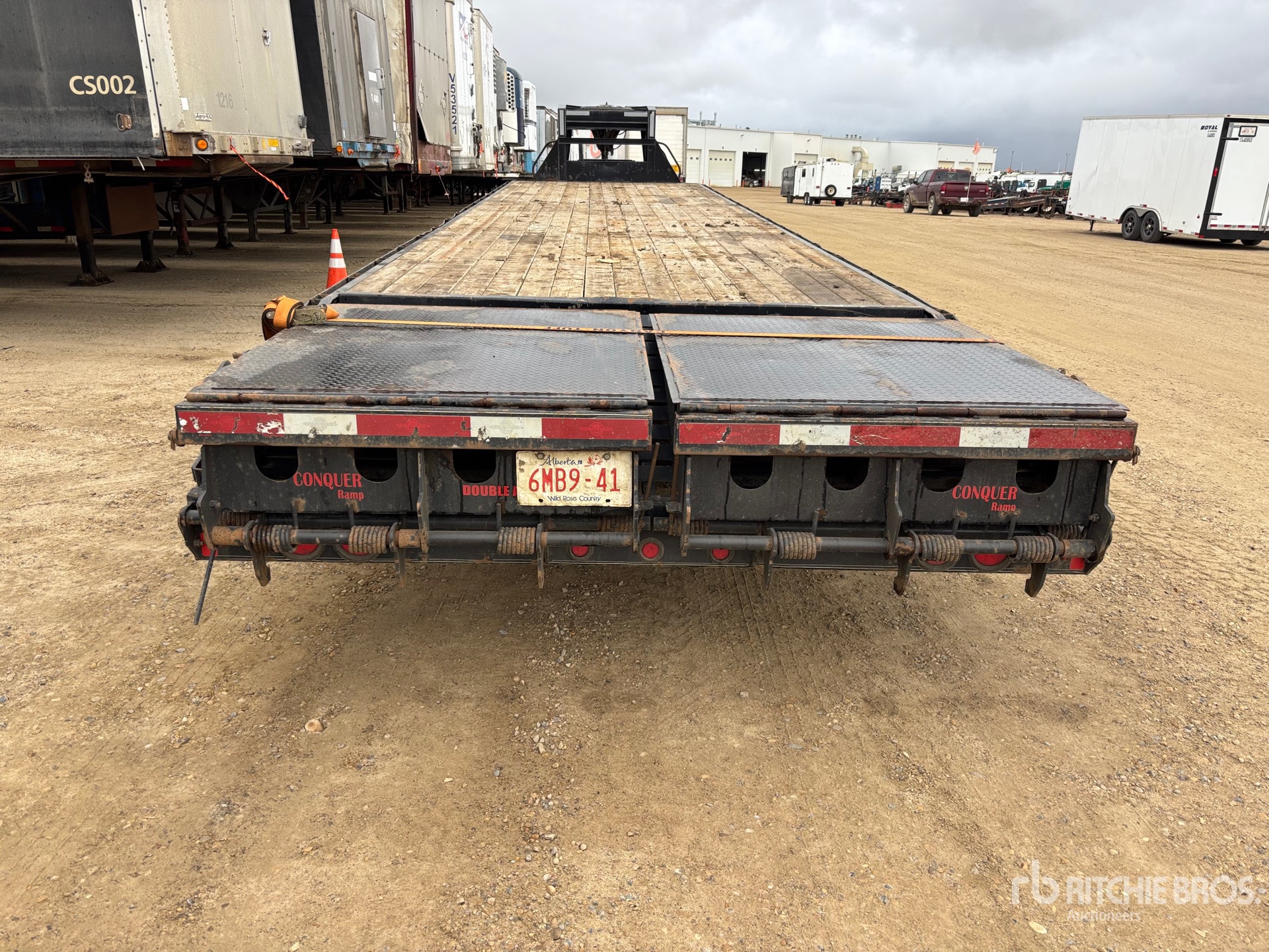 2018 Double A 36 ft Tri/A Gooseneck
