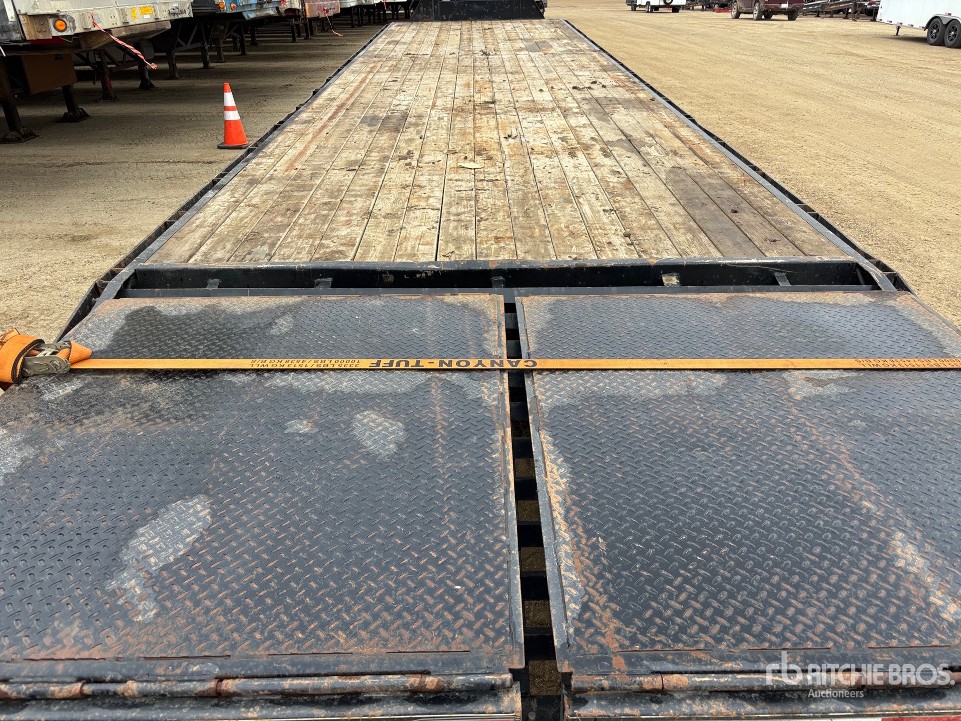 2018 Double A 36 ft Tri/A Gooseneck