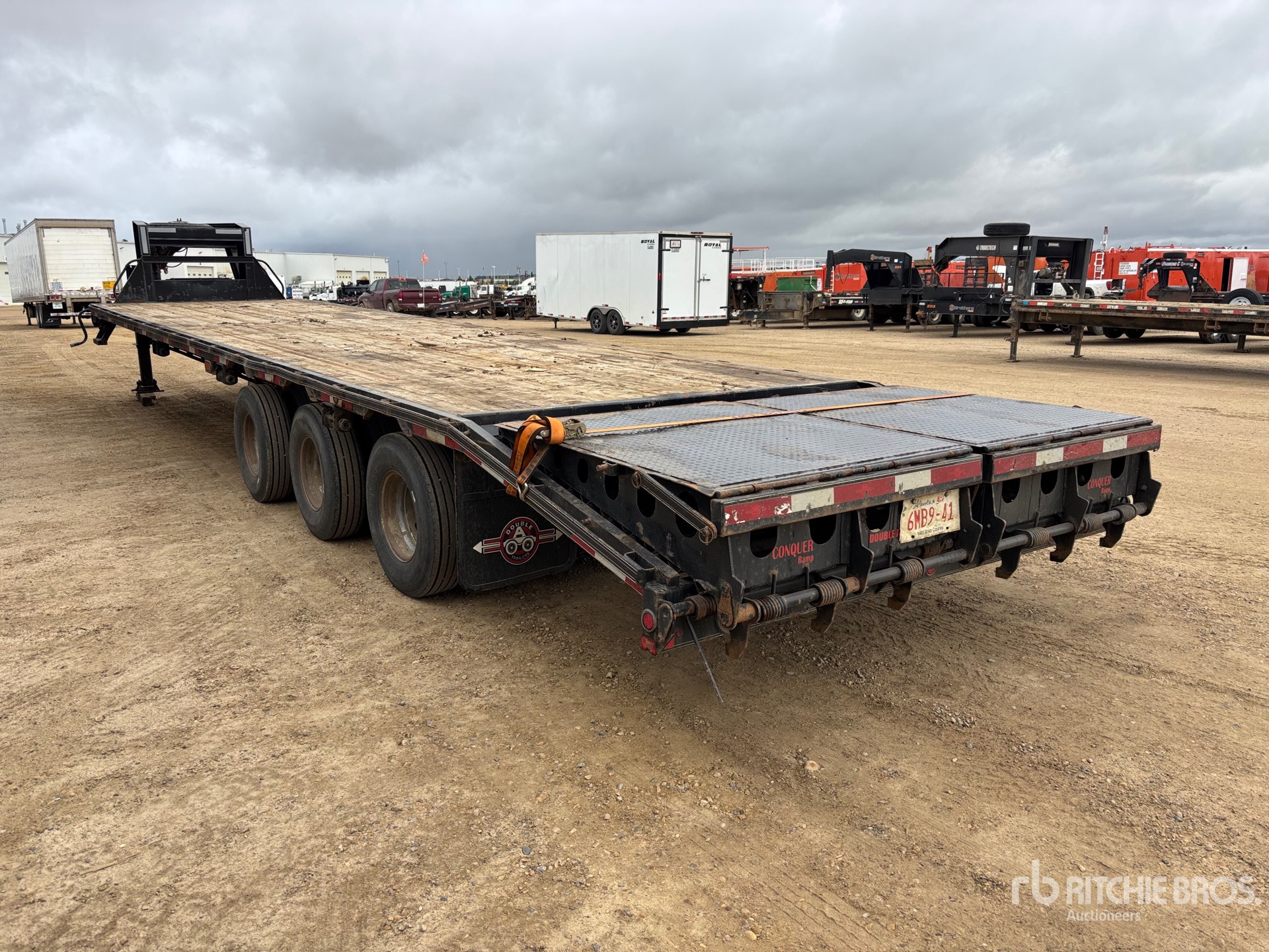 2018 Double A 36 ft Tri/A Gooseneck