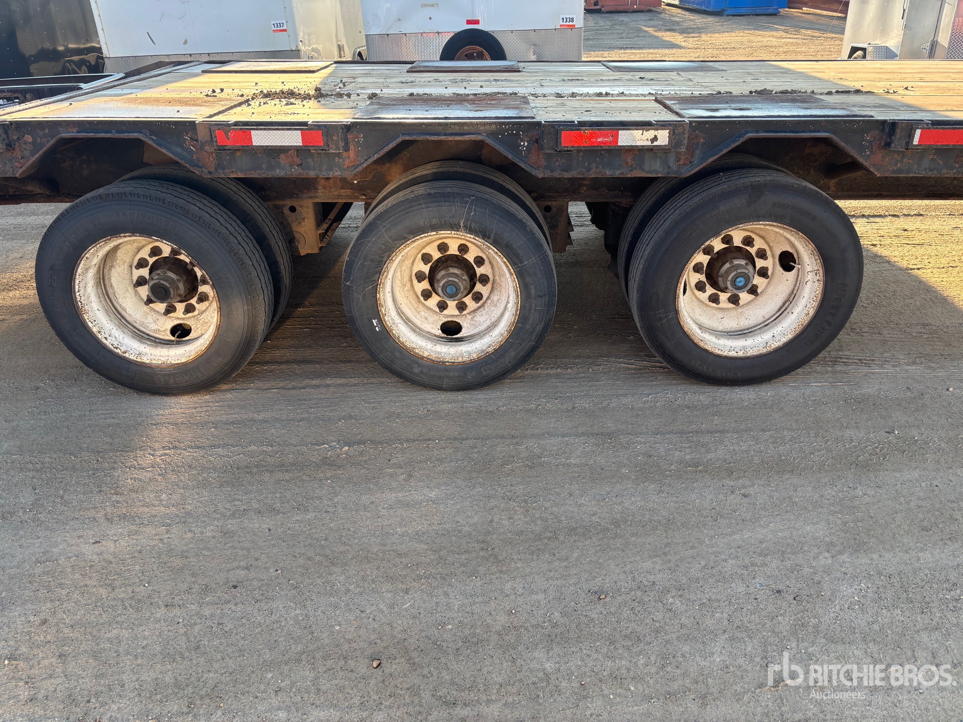 2012 Wrem 32 ft Tri/A