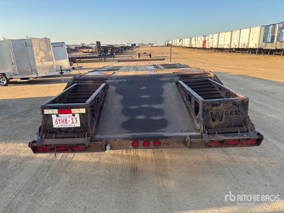 2012 Wrem 32 ft Tri/A