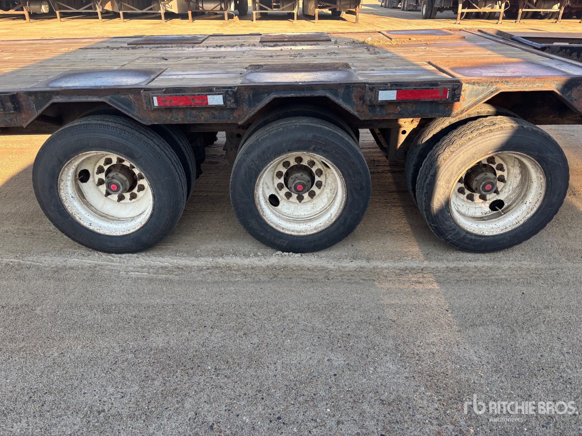 2012 Wrem 32 ft Tri/A