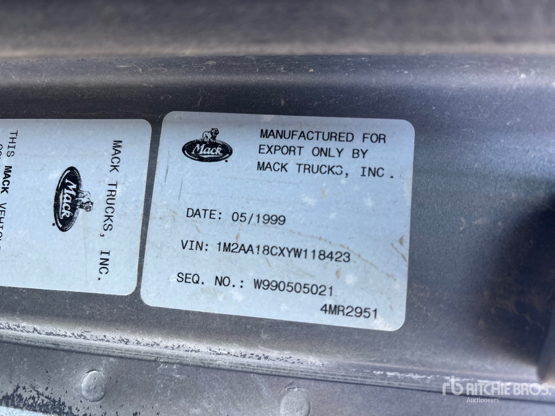 2000 Mack CH613
