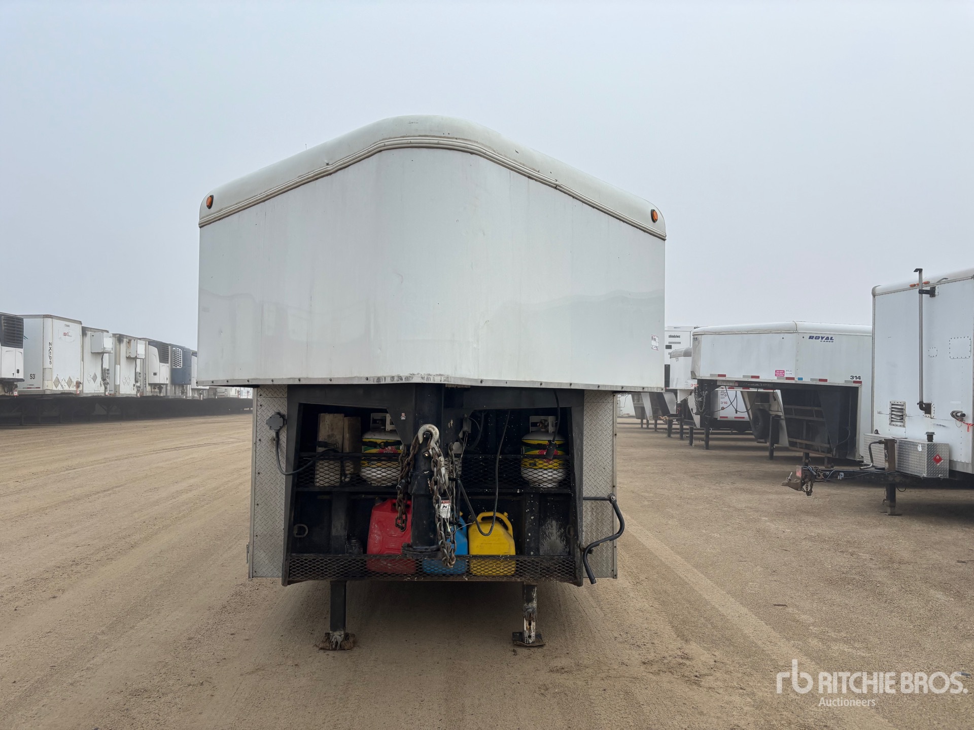 2012 Royal Trailer 24 ft Tri/A Gooseneck