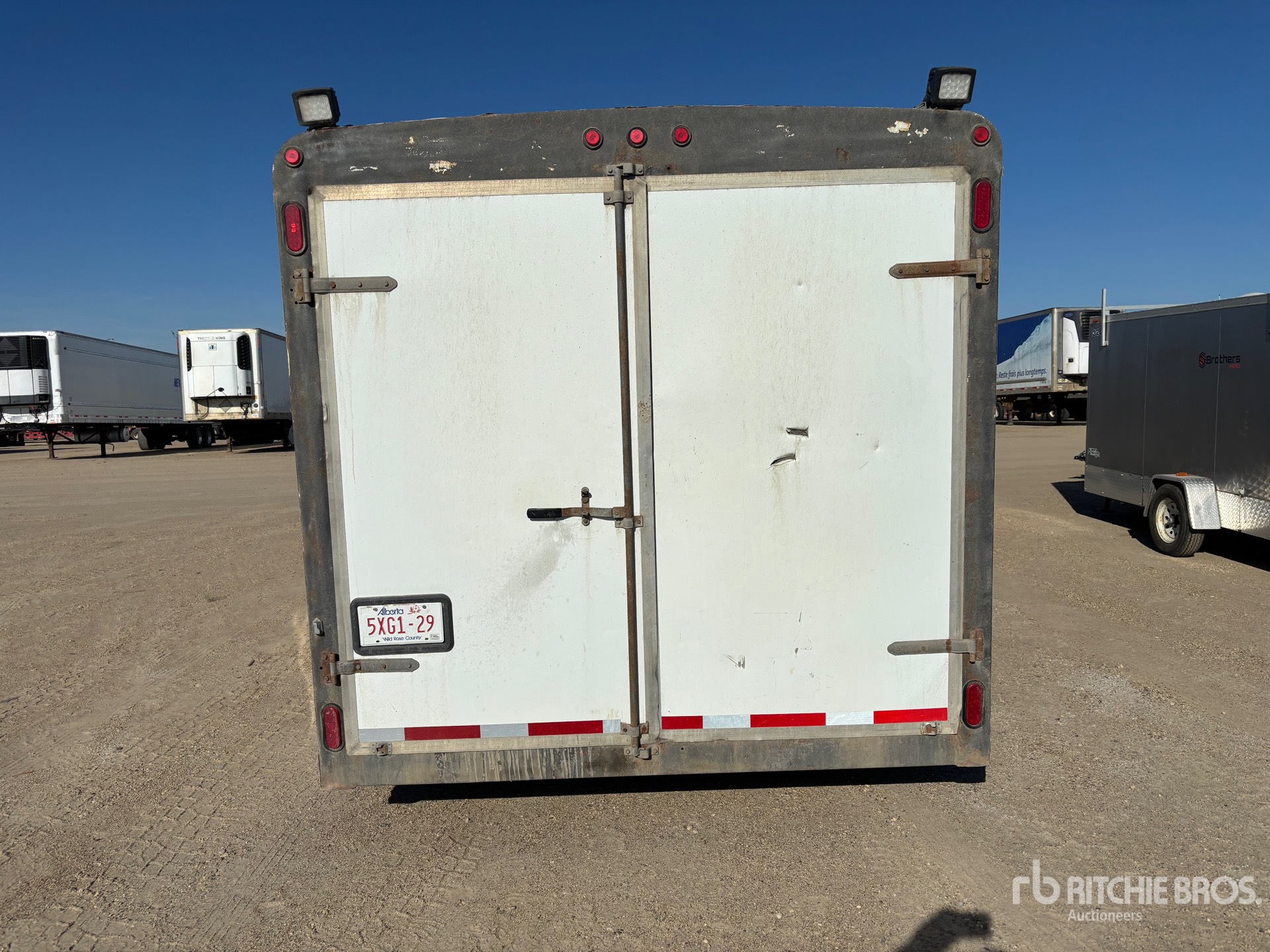2010 Royal Trailer 24 FT TRI/A GOOSENECK