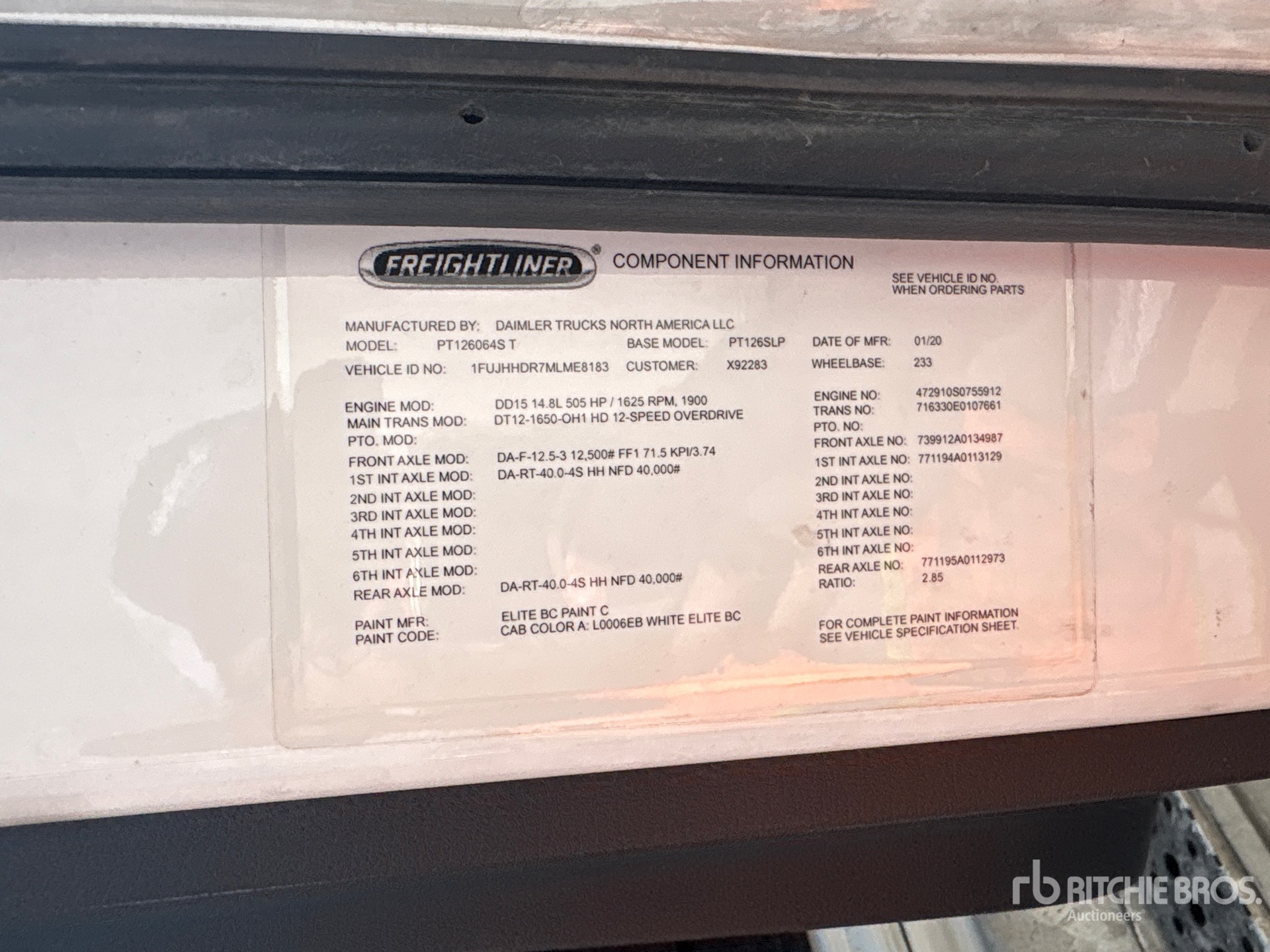 2021 Freightliner CASCADIA 126