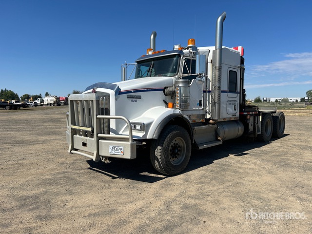 2014 Kenworth T800 6x4 Sleeper Winch Truck