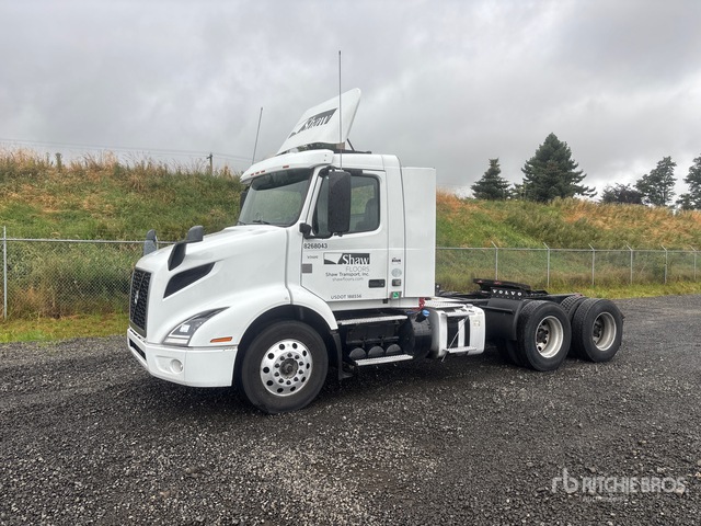 2020 Volvo Vnr300 6x4 T/a Day Cab Truck Tractor