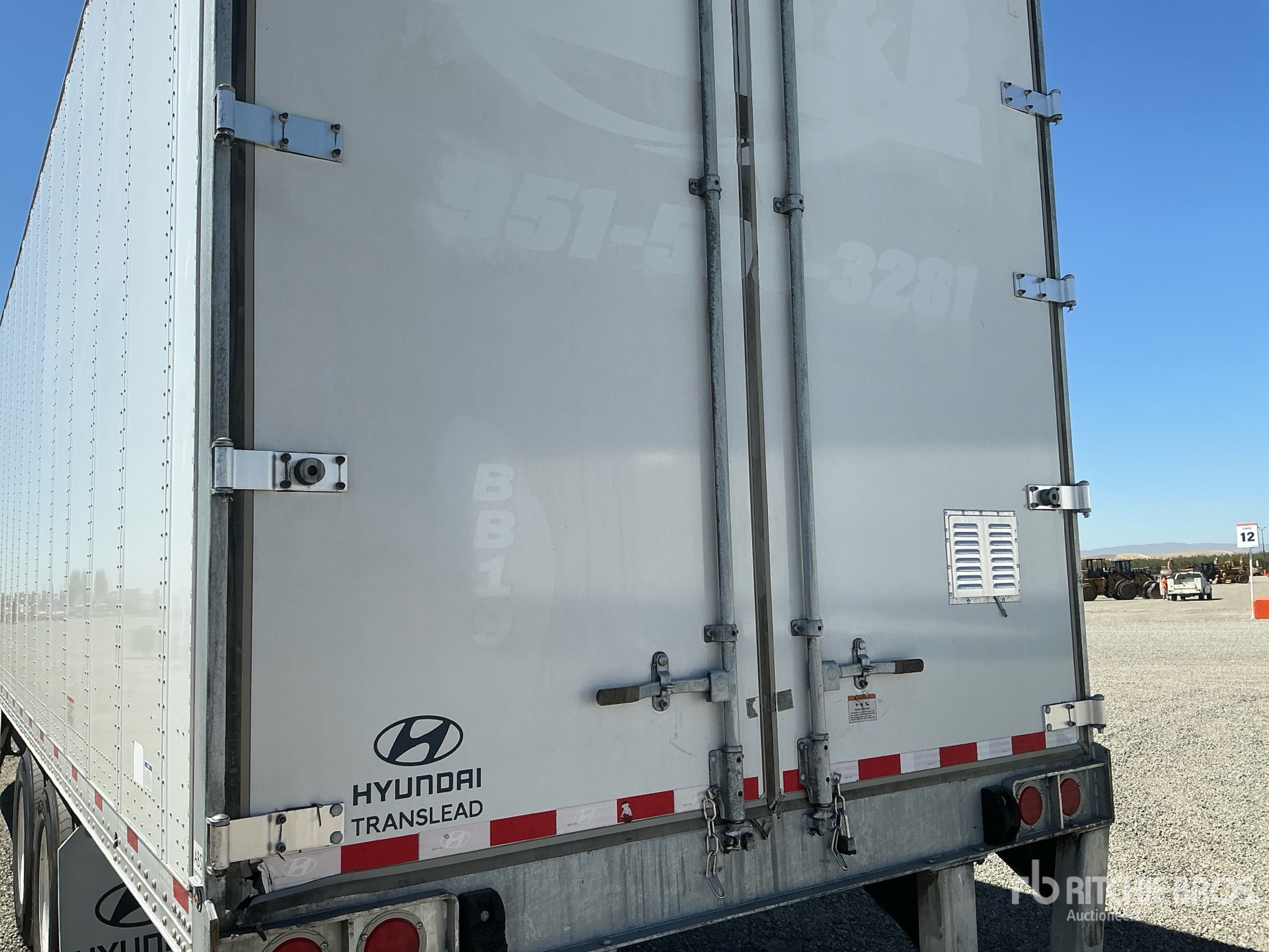 2023 Hyundai V12530152-AJS