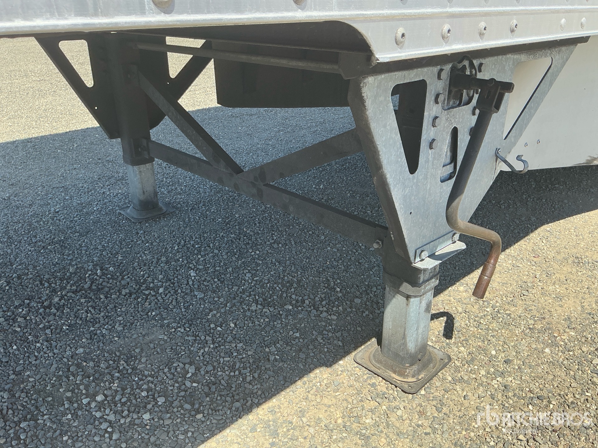 2023 Hyundai V12530152-AJS