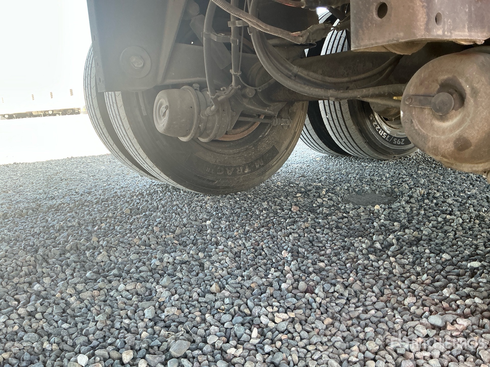 2023 Hyundai V12530152-AJS