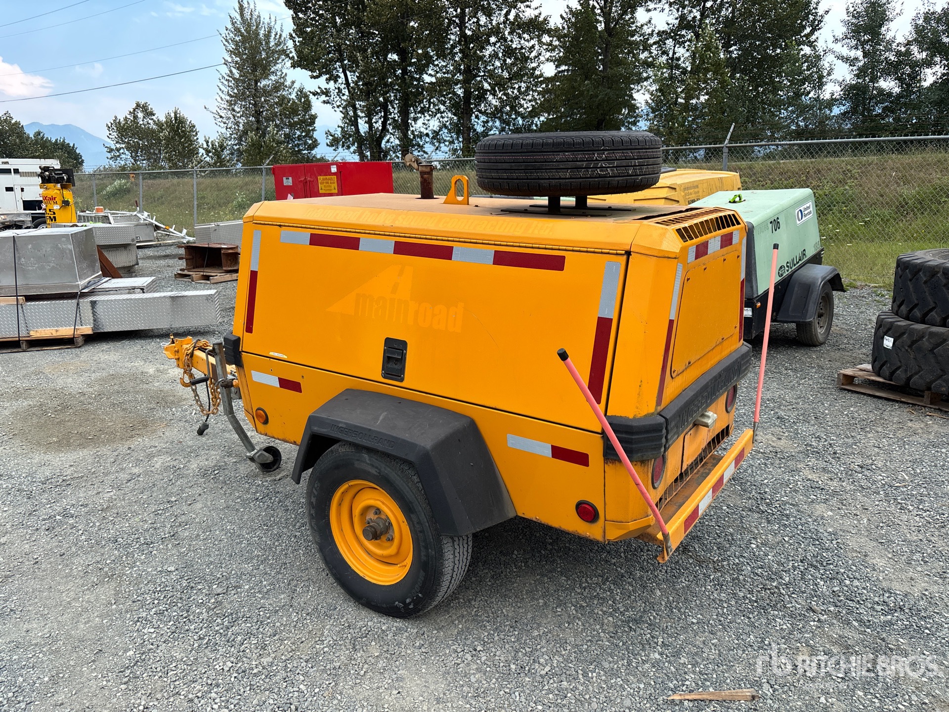 General Appearance with Picture, Left Rear Corner