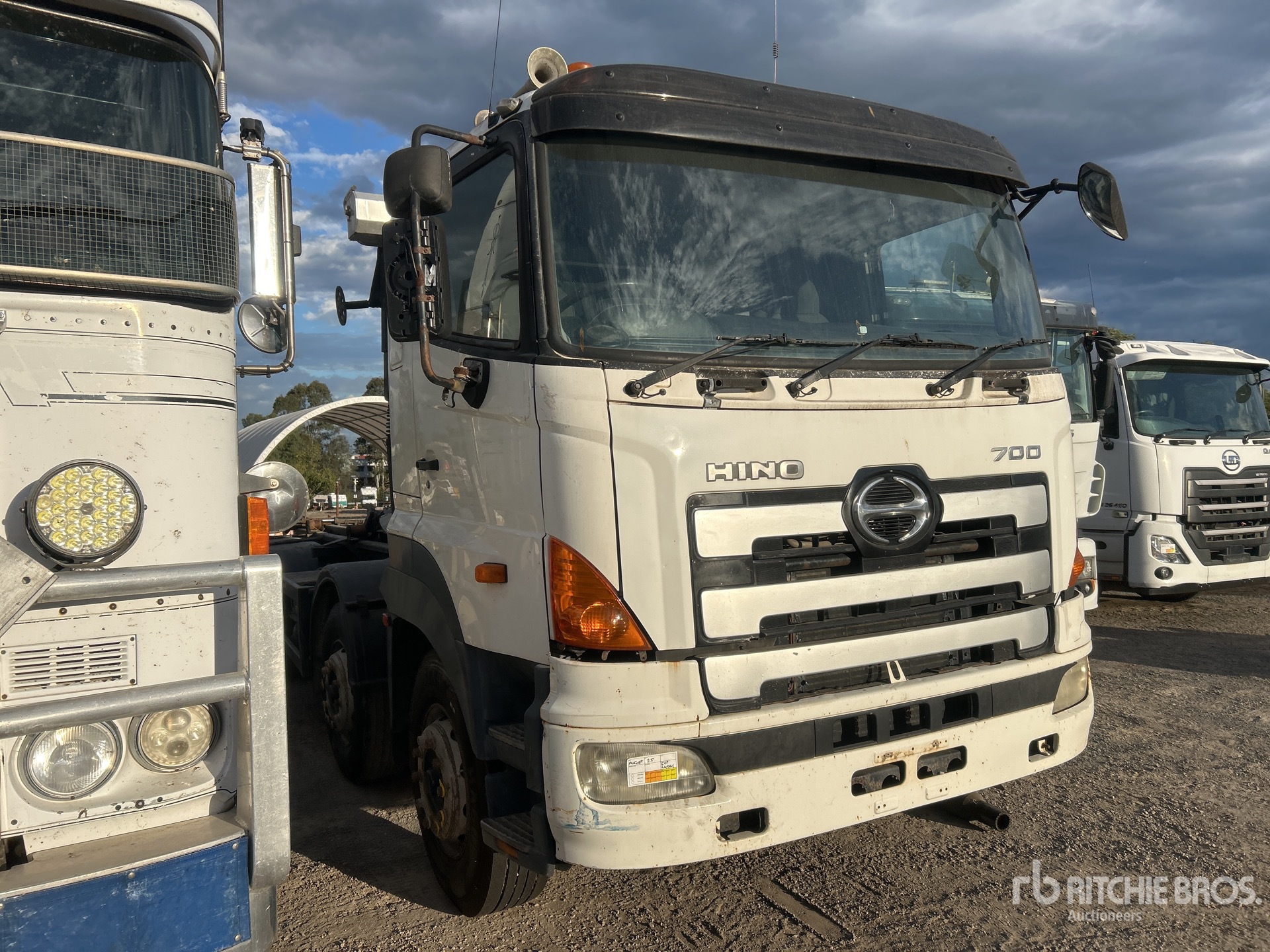 General Appearance with Picture, Left Front Corner