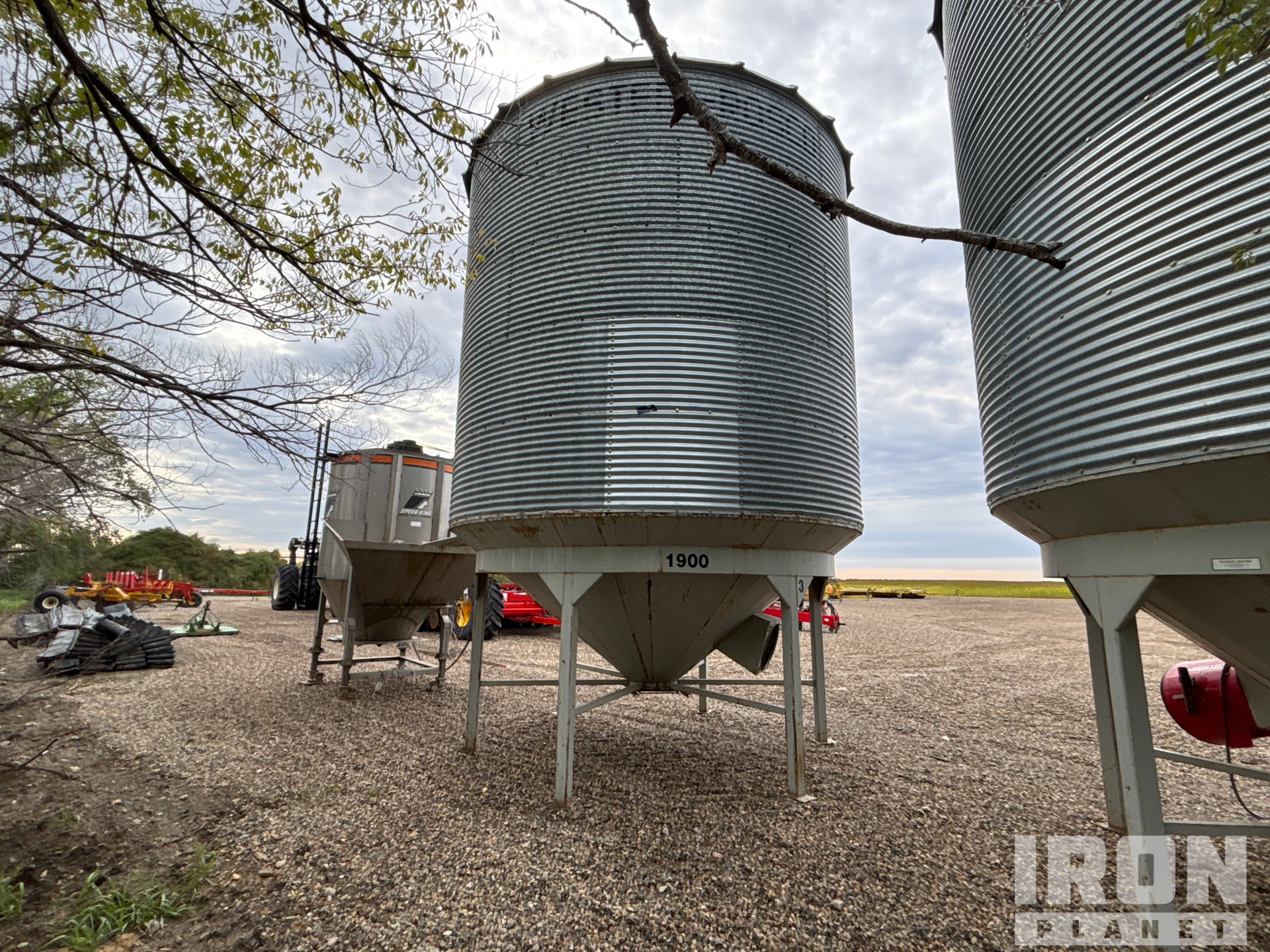 Westeel +/- 1900 bu Hopper