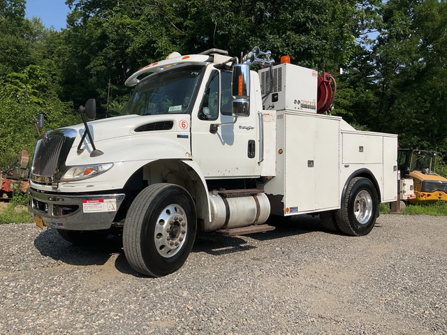 2011 International 4400 4x2 Service Truck