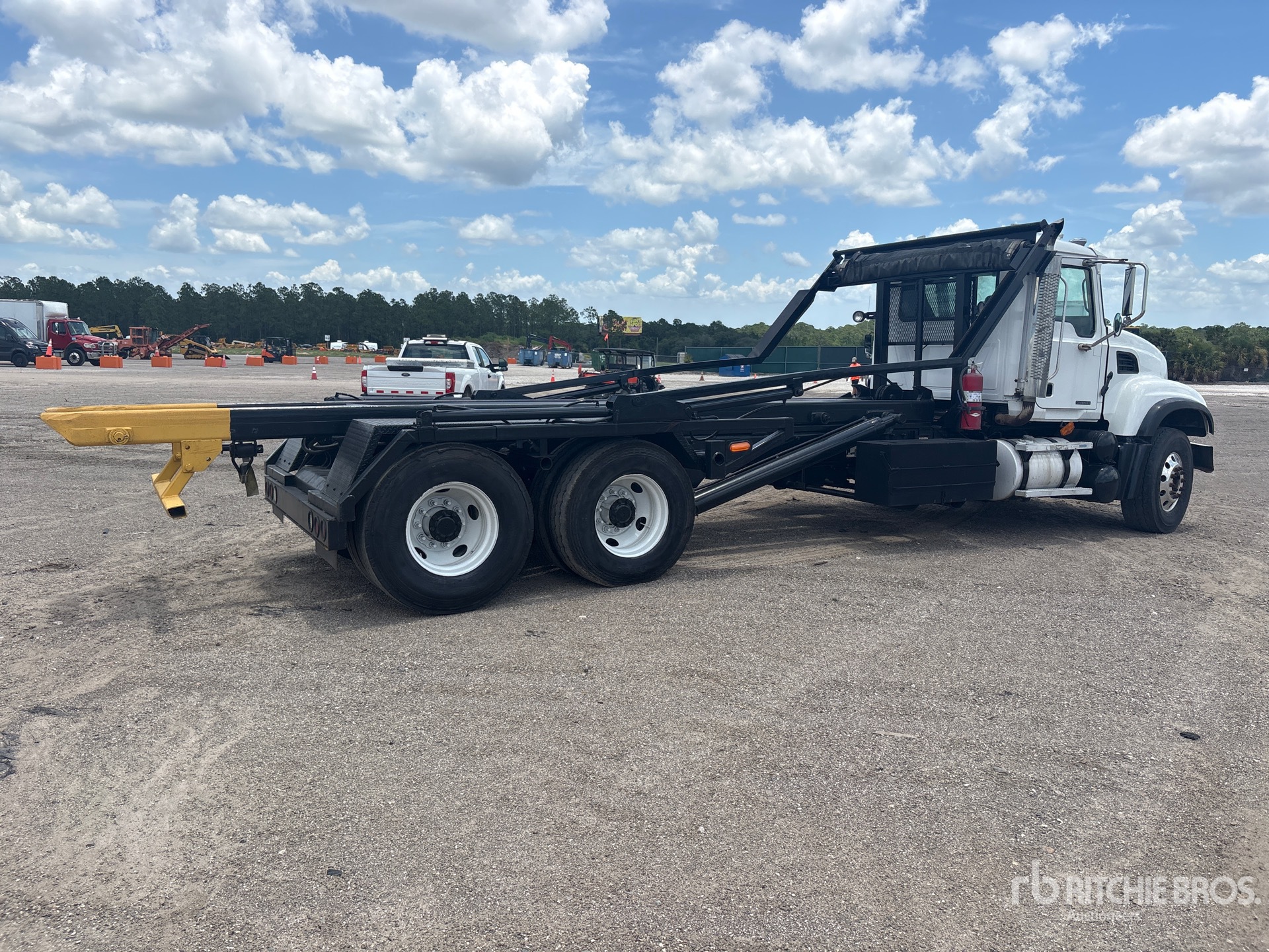2007 Mack CV713