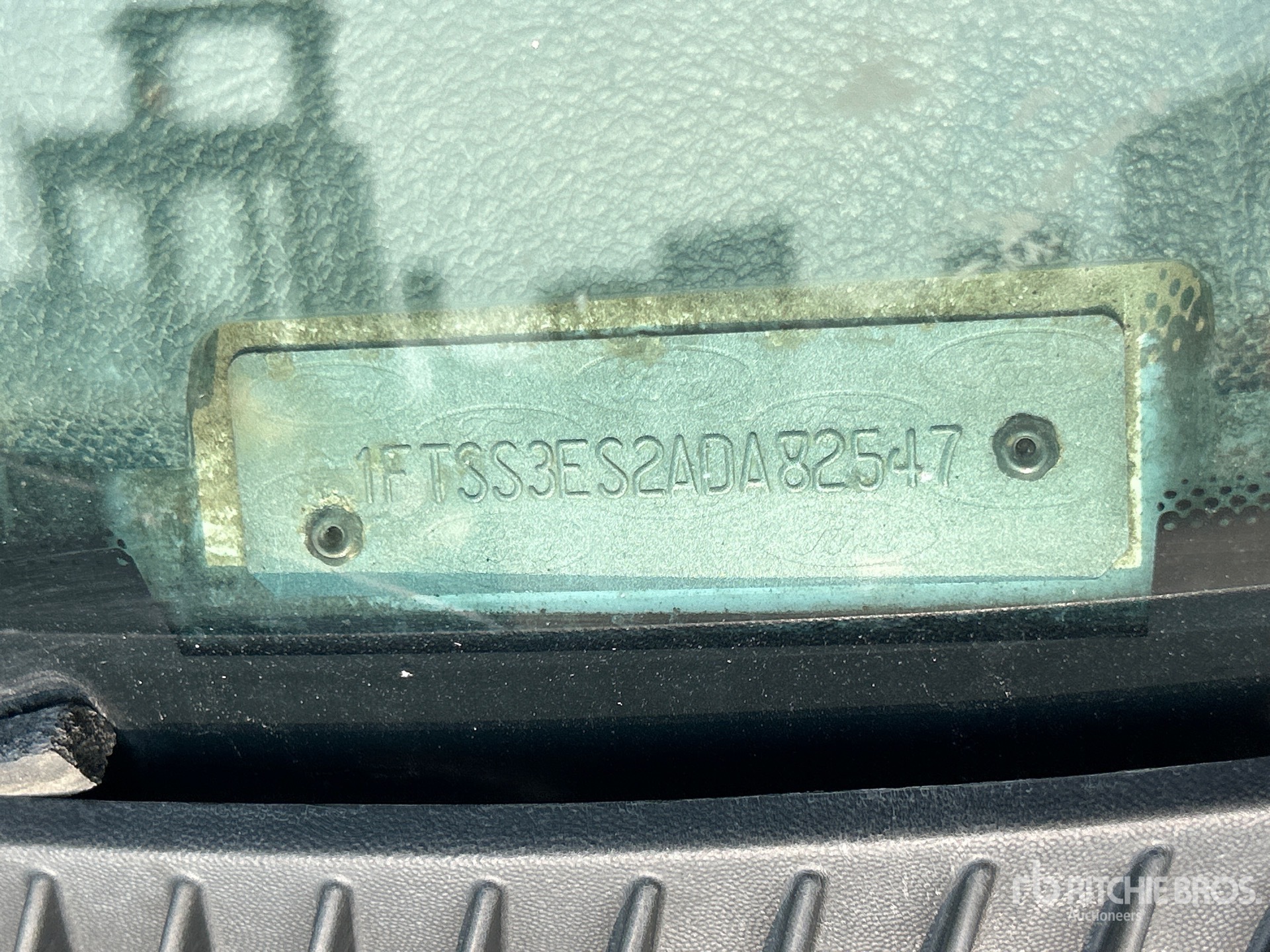 General Appearance with Numéro de série/Numéro d'identification du véhicule automobile