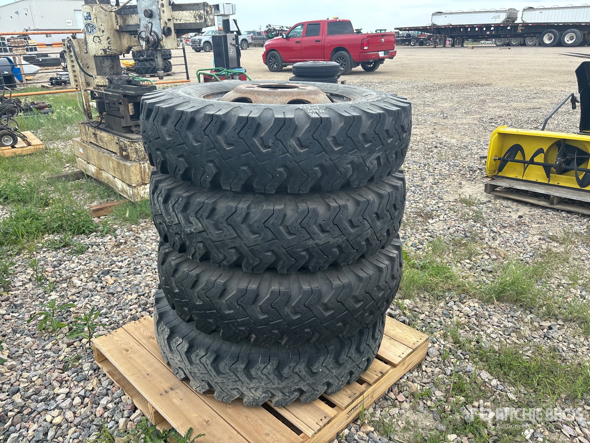 General Appearance with Picture, Right Rear Corner