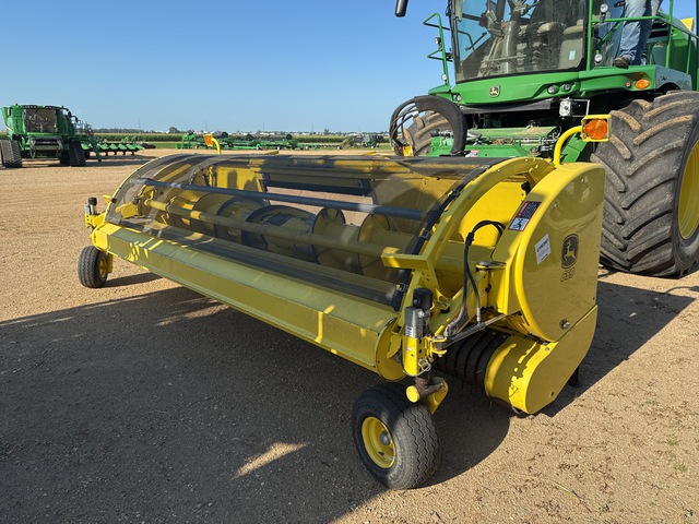 2016 John Deere 659 13 ft Combine Header