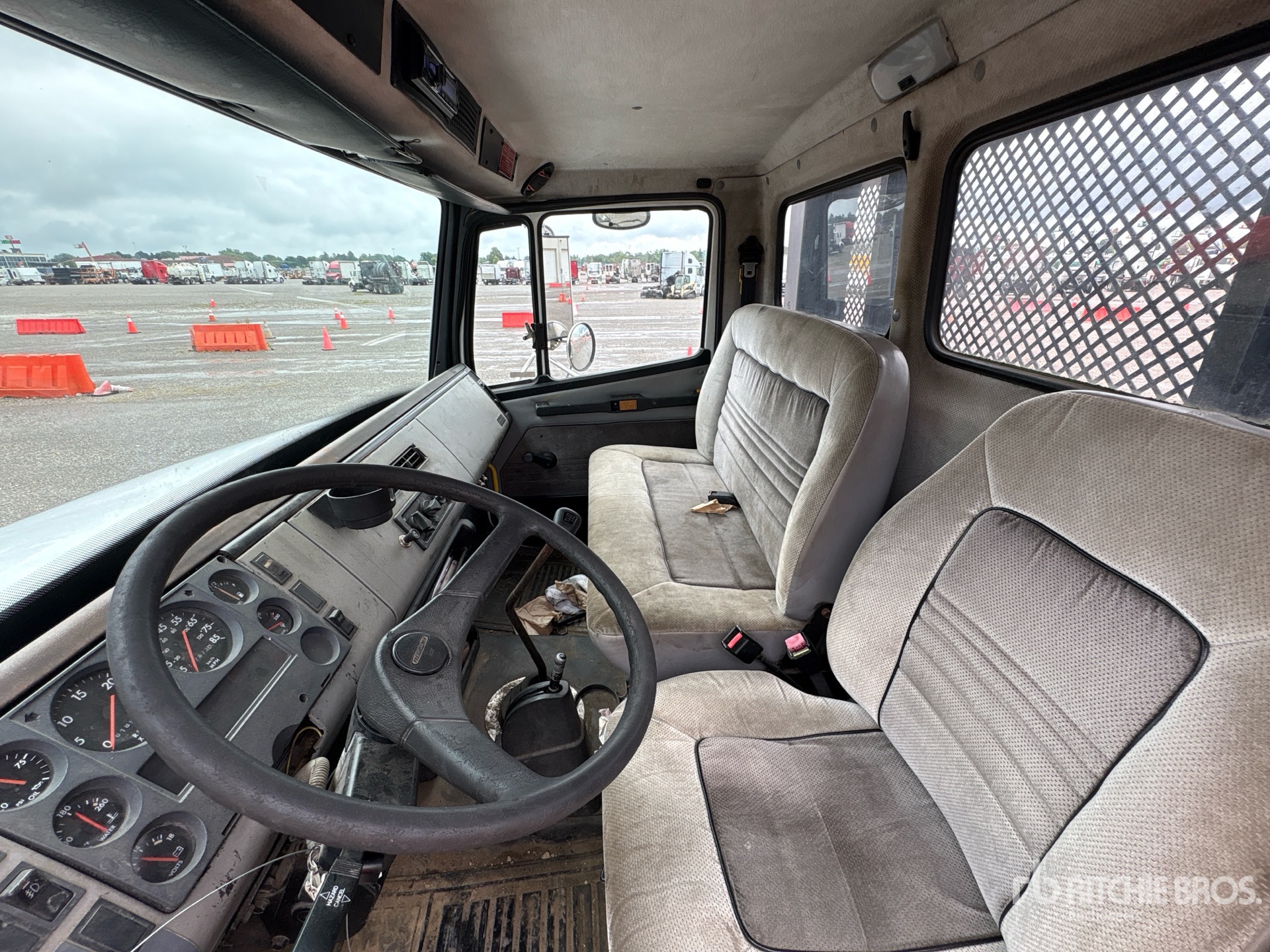 1999 Freightliner FL60
