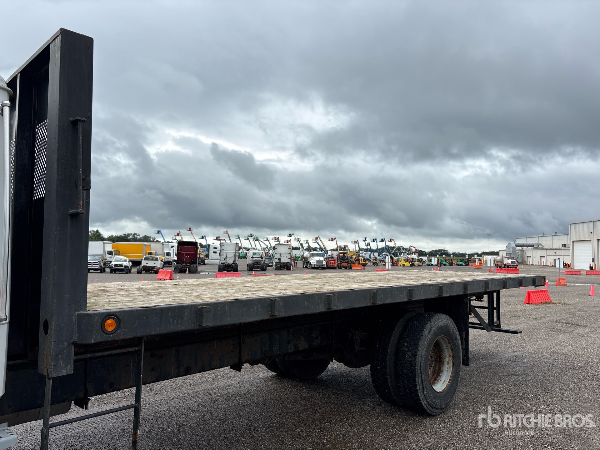 1999 Freightliner FL60