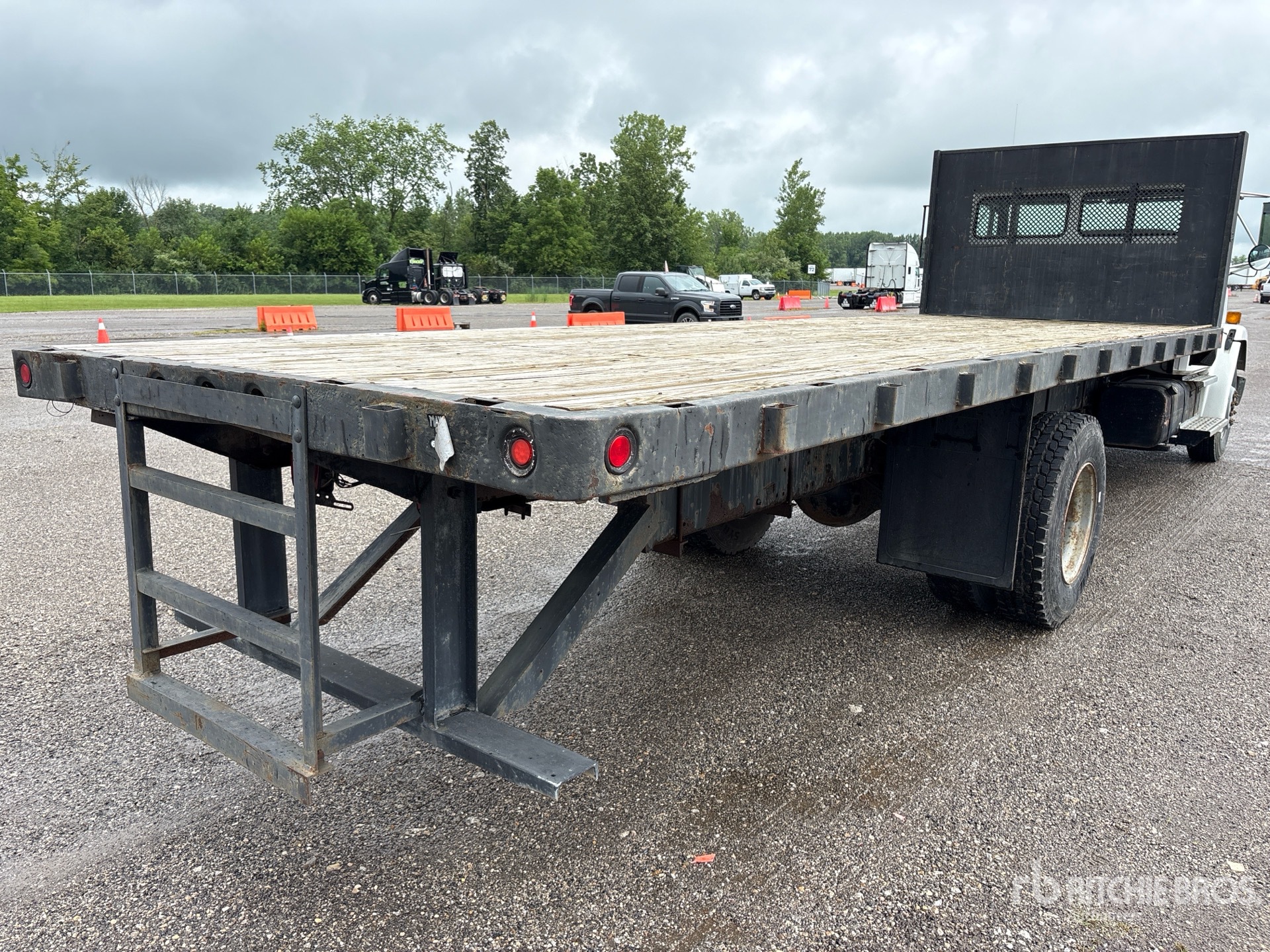 1999 Freightliner FL60