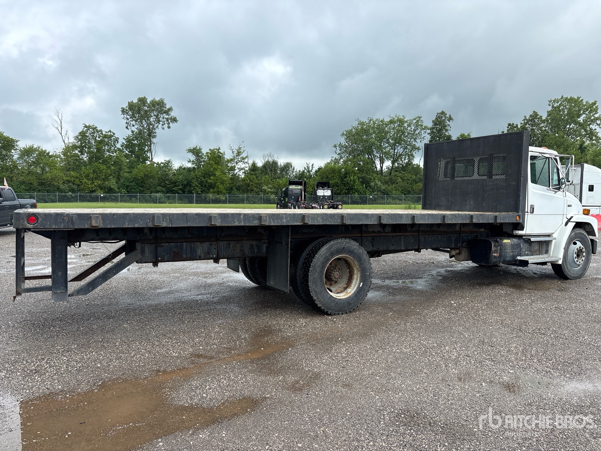 1999 Freightliner FL60