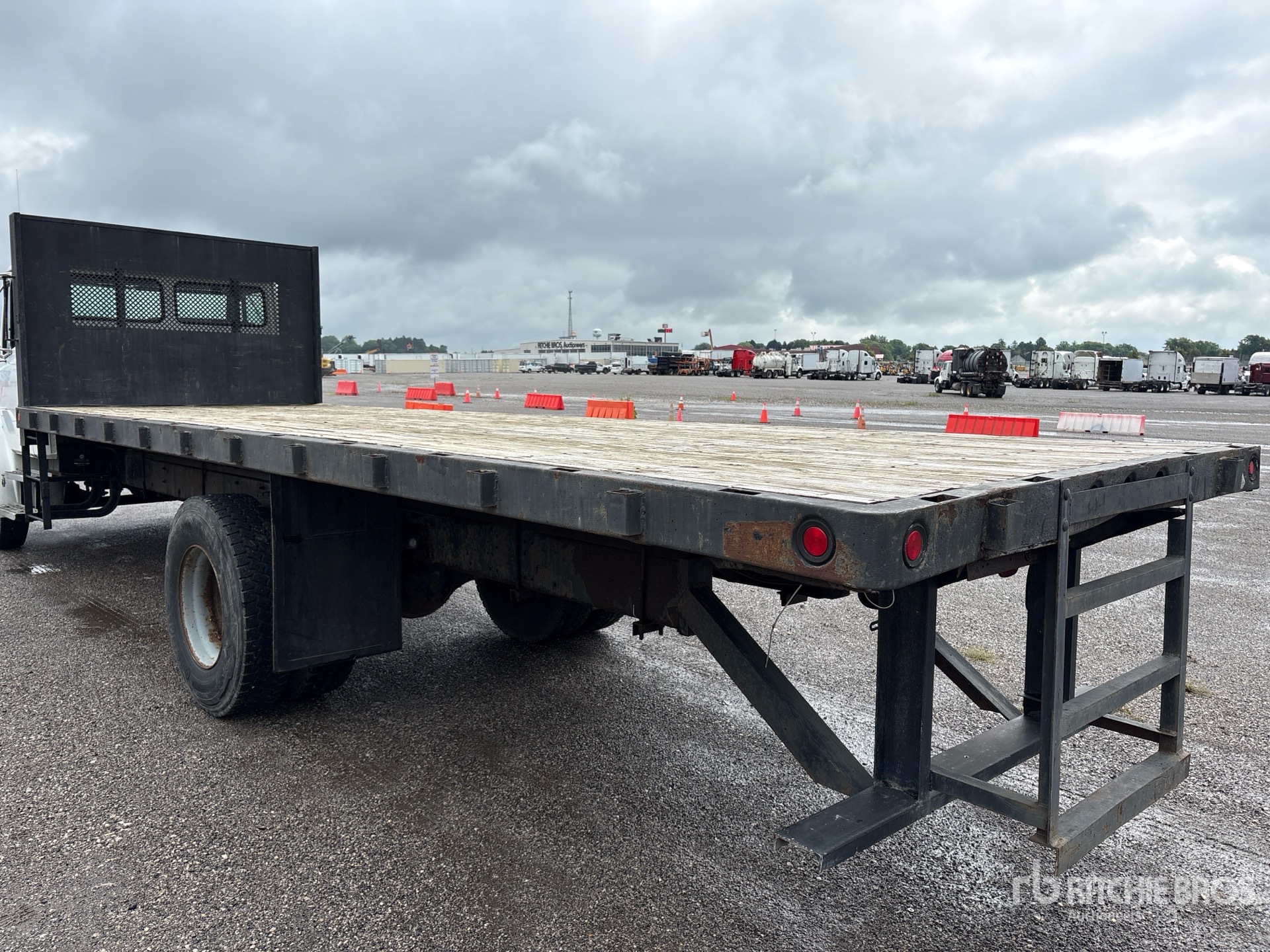 1999 Freightliner FL60