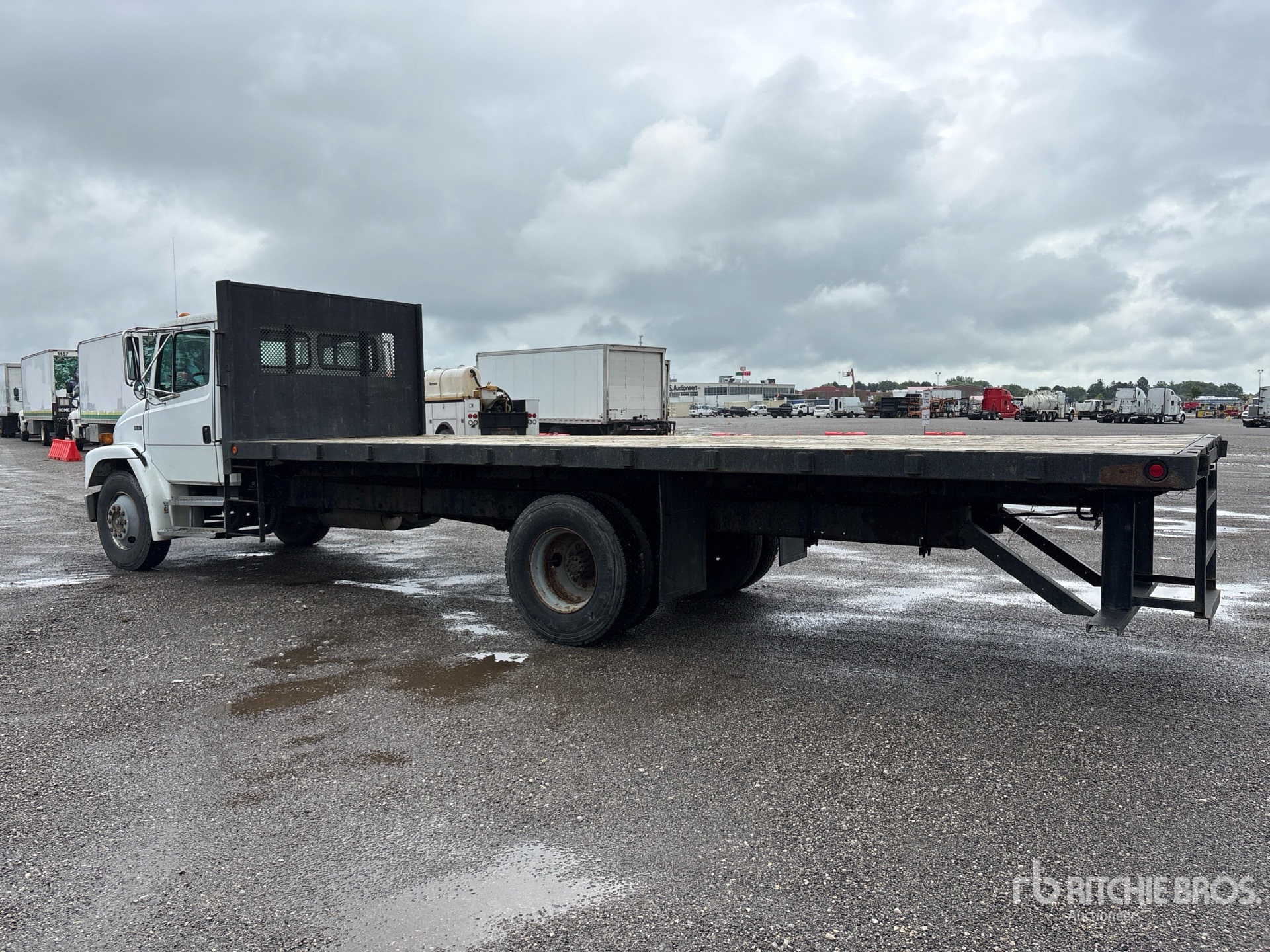 1999 Freightliner FL60