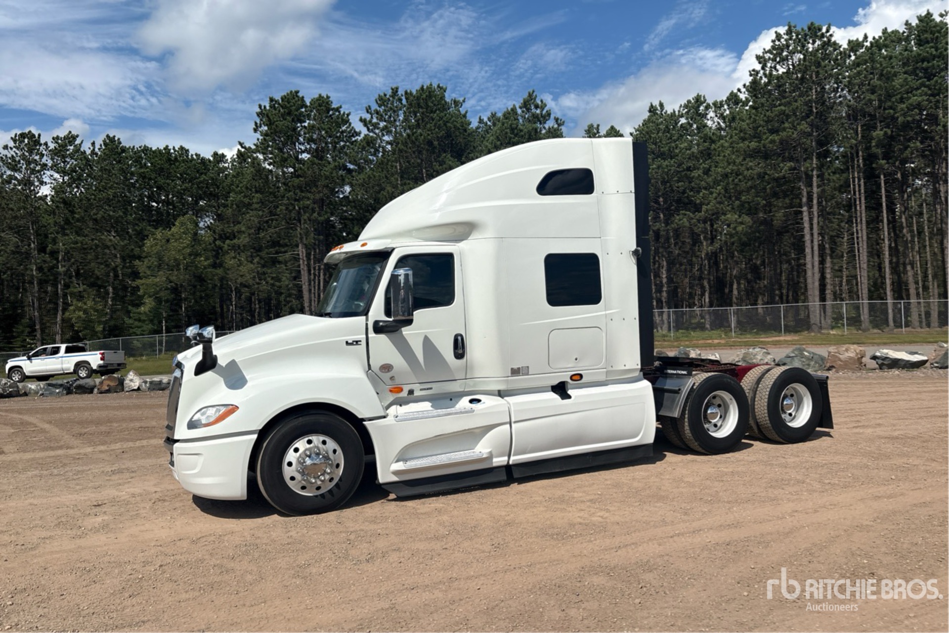 2022 International LT625