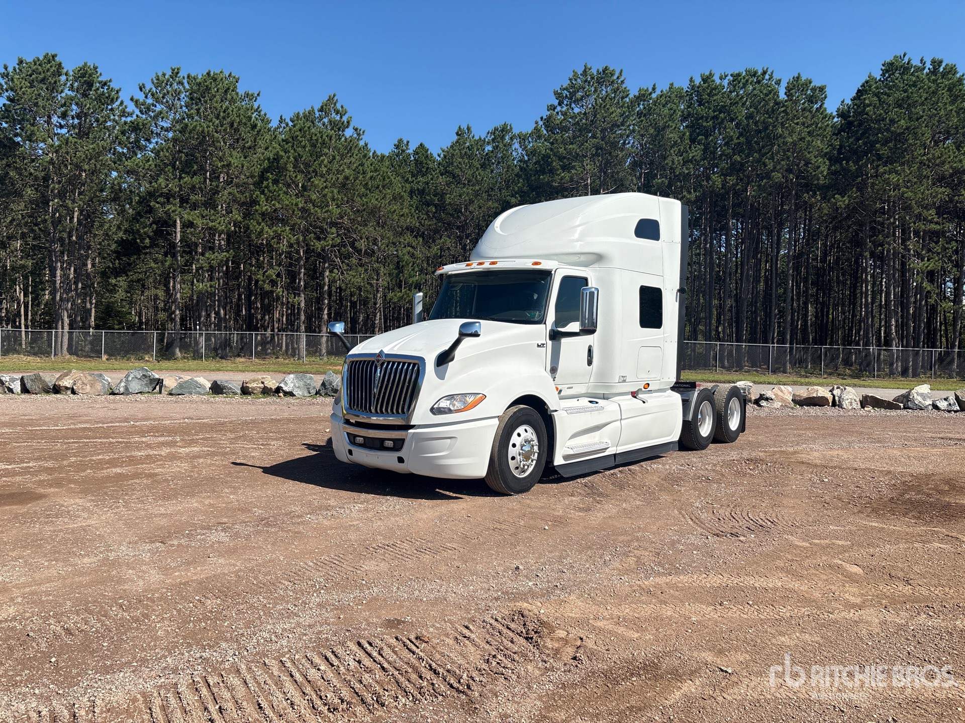 2021 International LT625