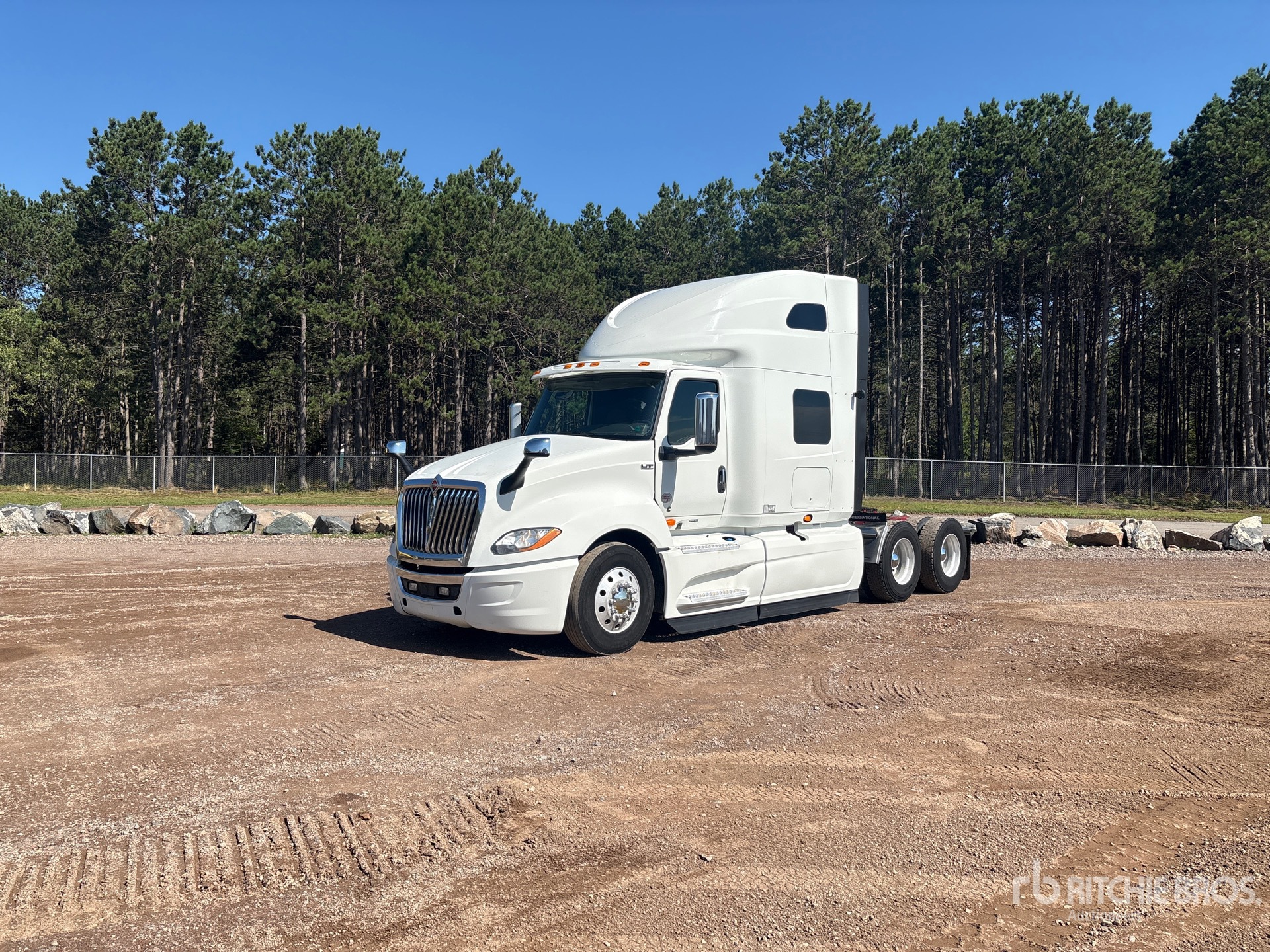 2021 International LT625