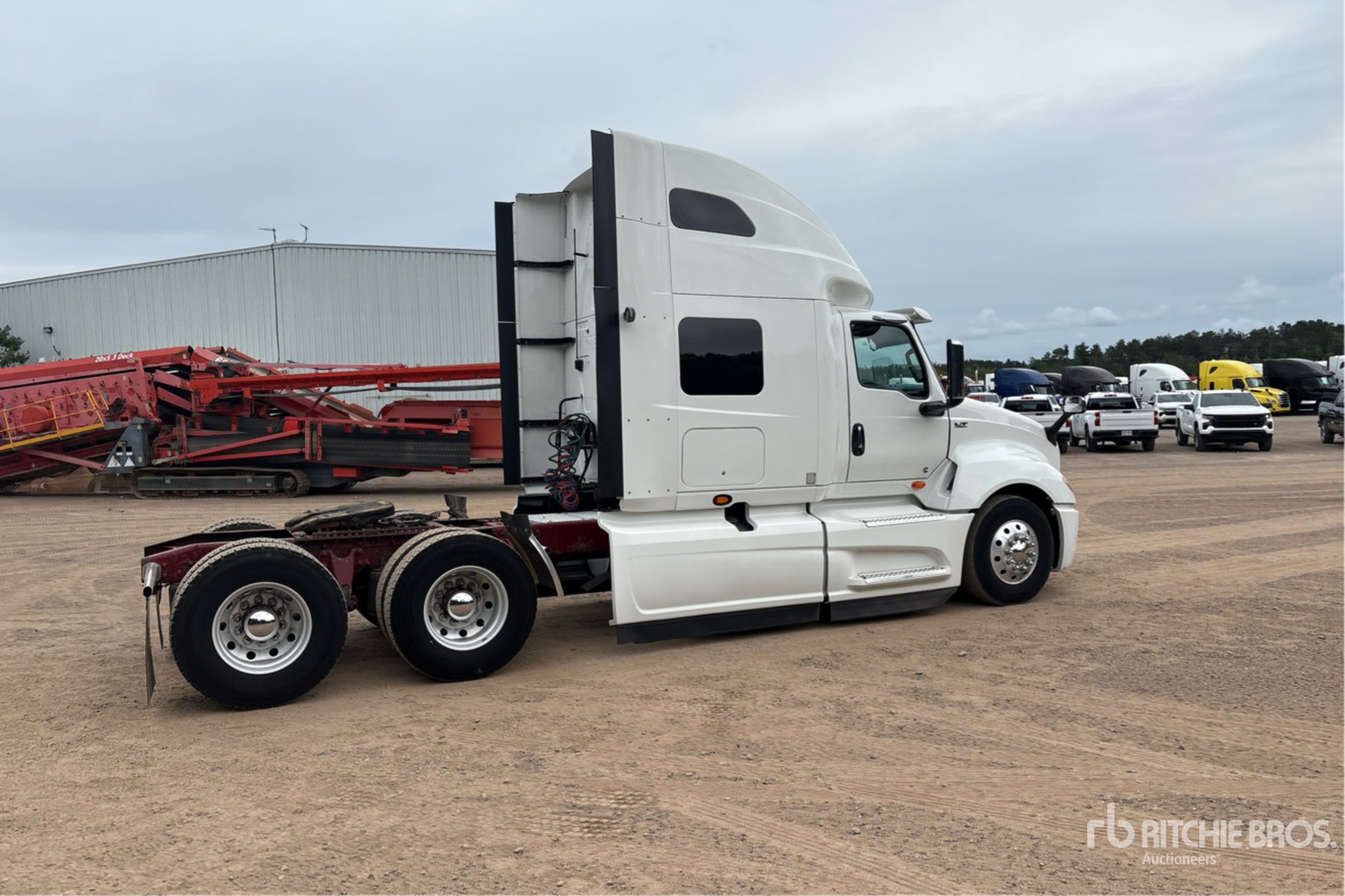 2022 International LT625