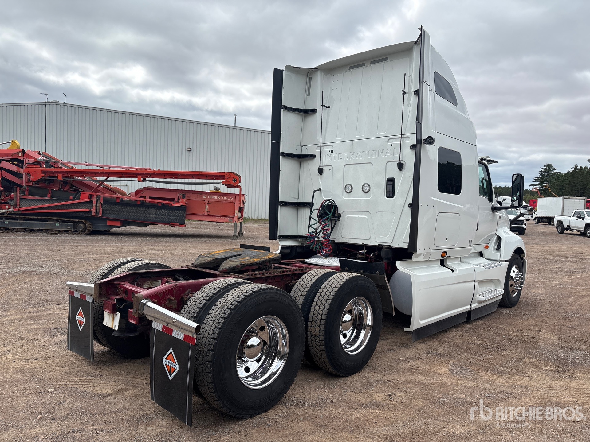2022 International LT625
