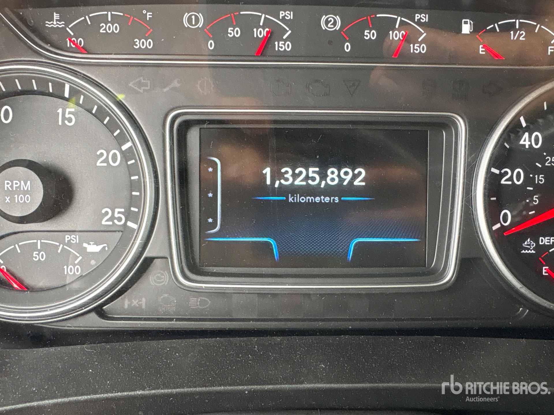 2022 International LT625