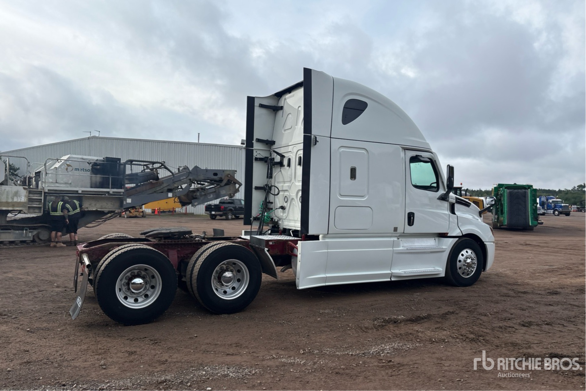 2021 Freightliner CASCADIA 126