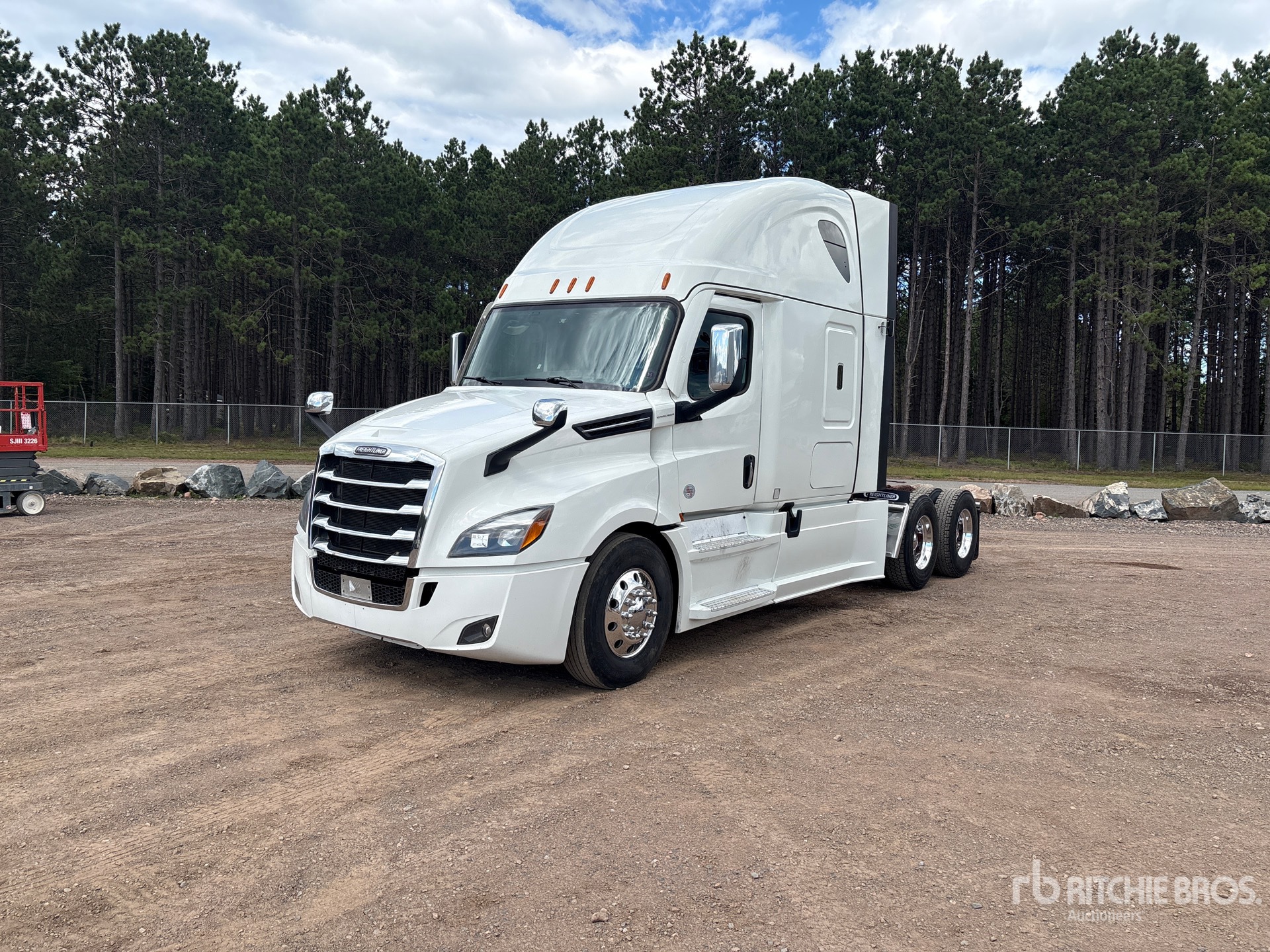 2021 Freightliner CASCADIA 126
