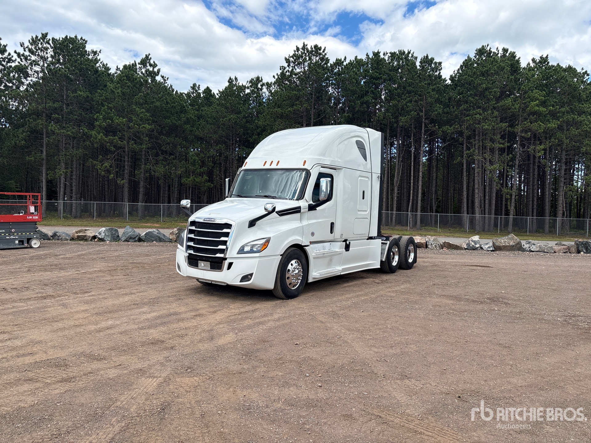 2021 Freightliner CASCADIA 126