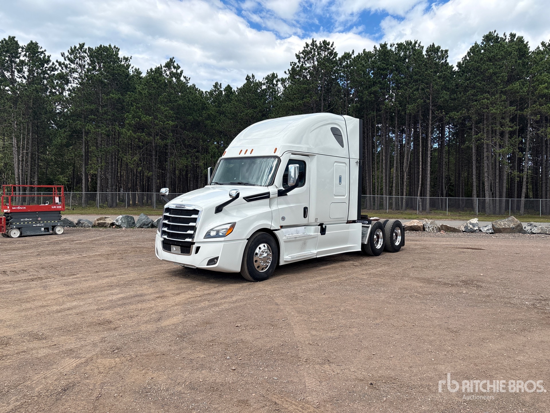 2021 Freightliner CASCADIA 126
