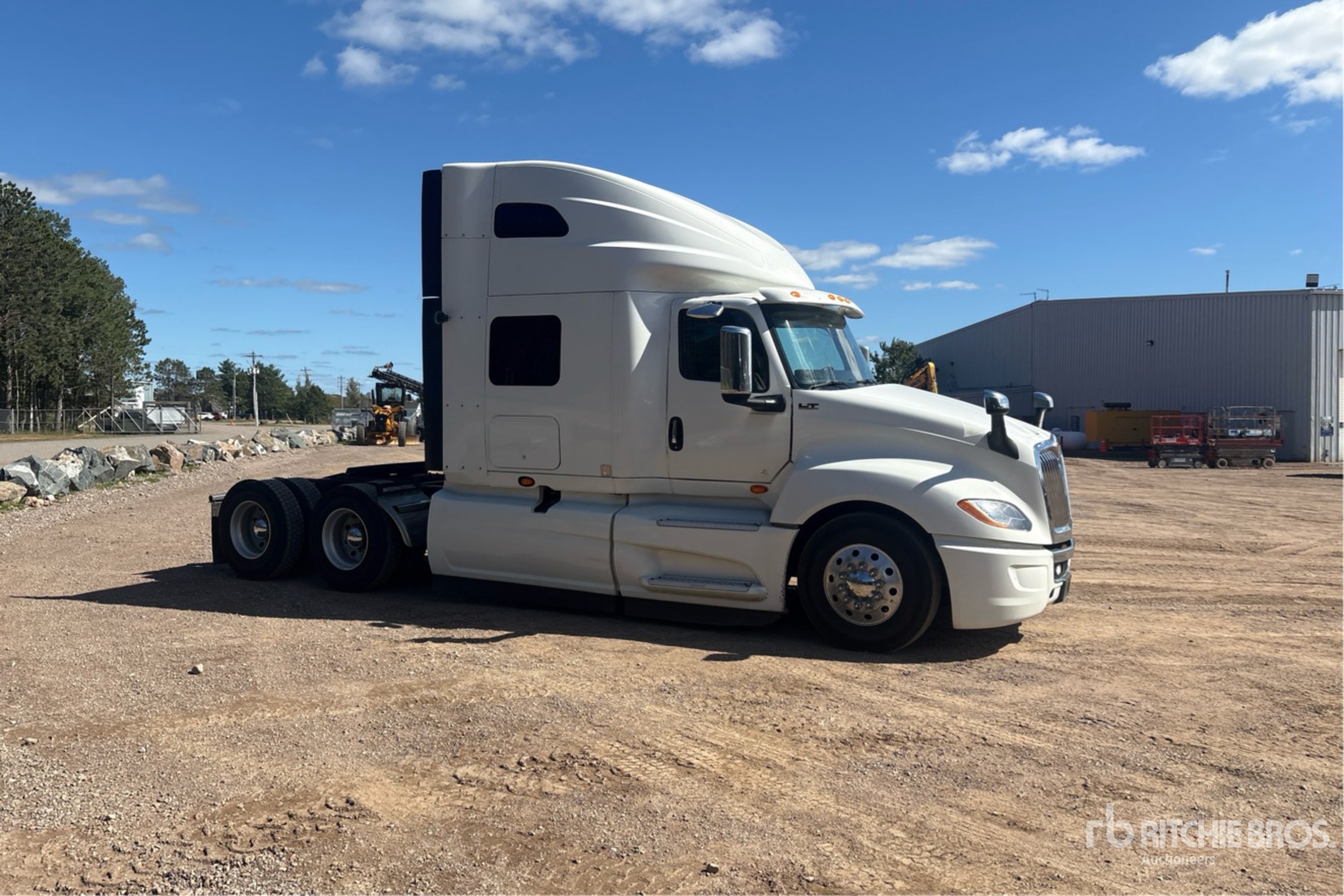 2022 International LT625