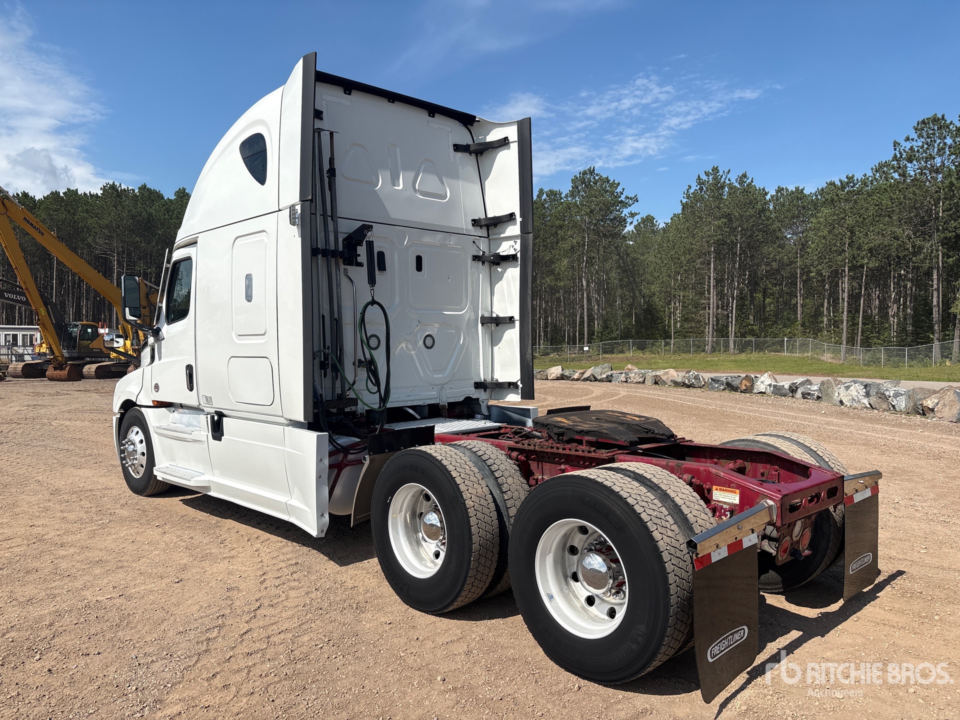 2023 Freightliner CASCADIA 126