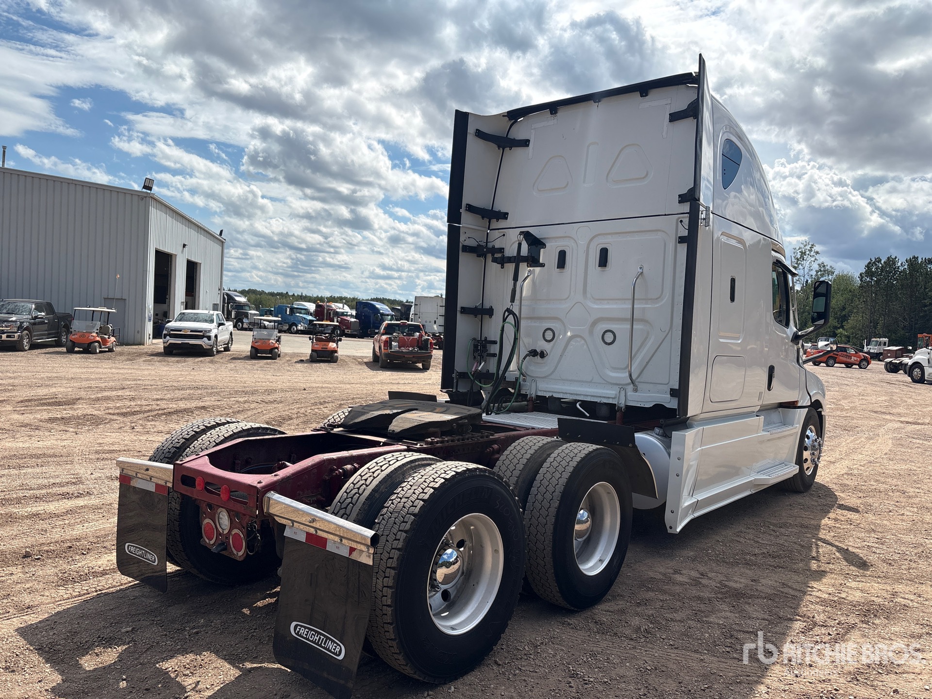 2023 Freightliner CASCADIA 126
