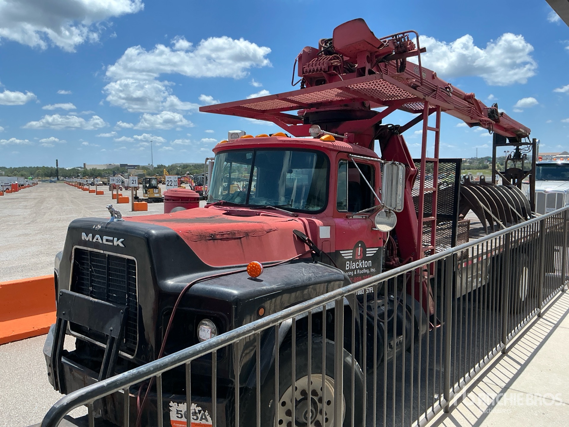2000 Mack RB600